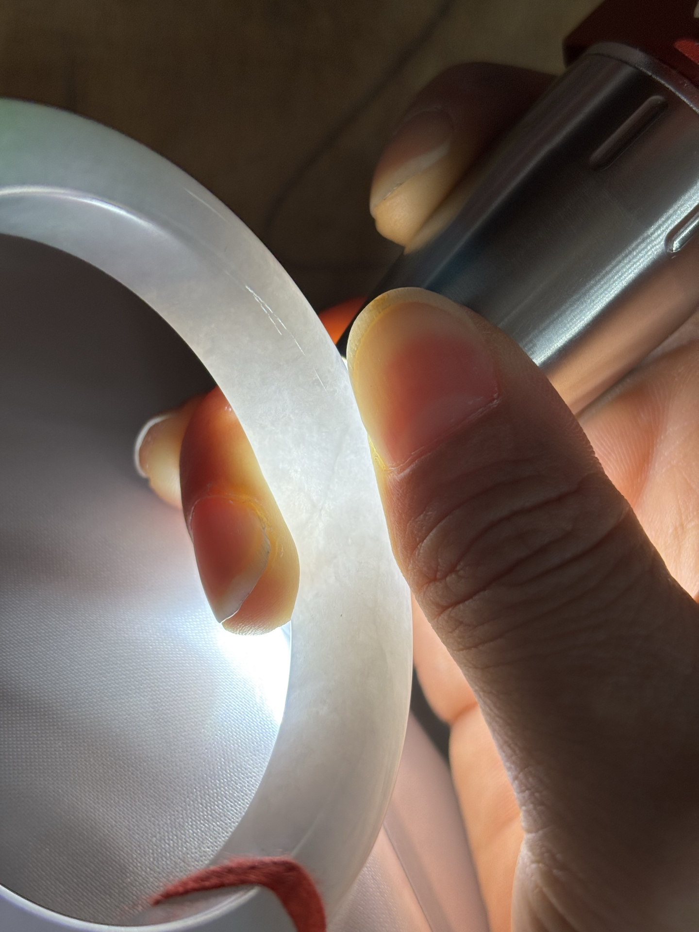 春彩正圈 55.6-11.3-9 0408-N376-2 打灯多处棉纹，底妆干净细腻，阳绿花色碰上梦幻般的春，像是融化了的春天，所有的美好交织在一起，让人心生宁静而淡淡的欢喜