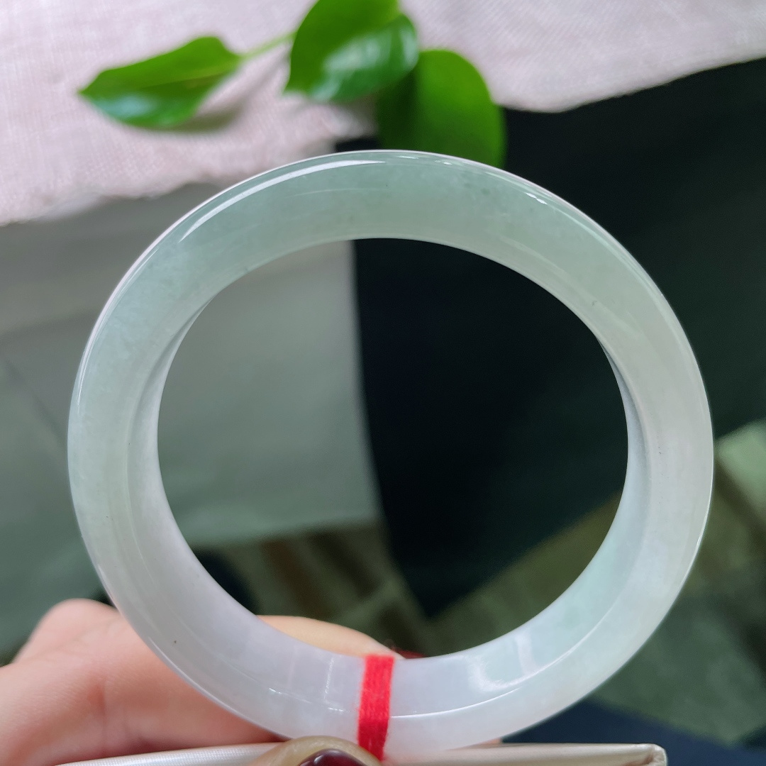 56.6/12.7/8.3，浅蓝底正圈，渐变之色，干净清润，温柔知性，ss48110a