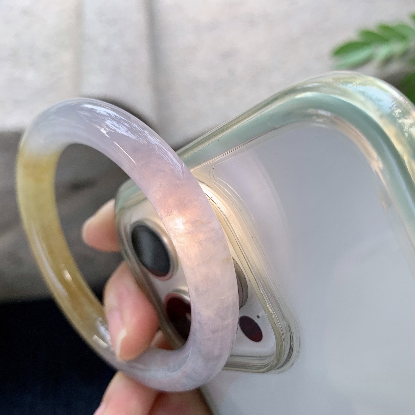 圆条52 53【圈口】53.4/9.1/9【编码】BA031061【描述】双彩，黄翡，水润，种老，细腻，打灯有絮线