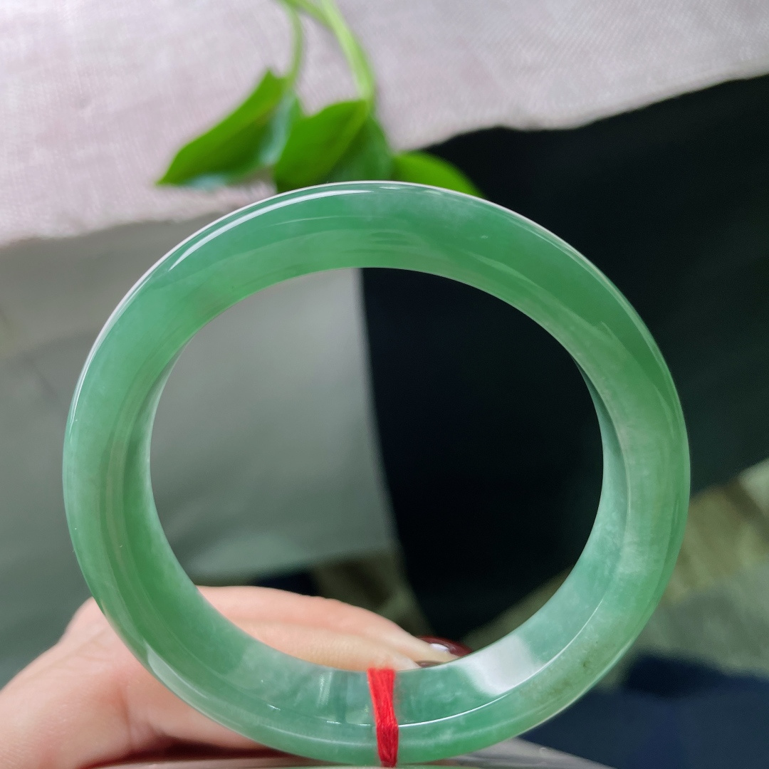 53.7/11.6/7.9绿底正圈，满色，青春靓丽，充满活力和希望，水润细腻，一点皮纹，ss5016