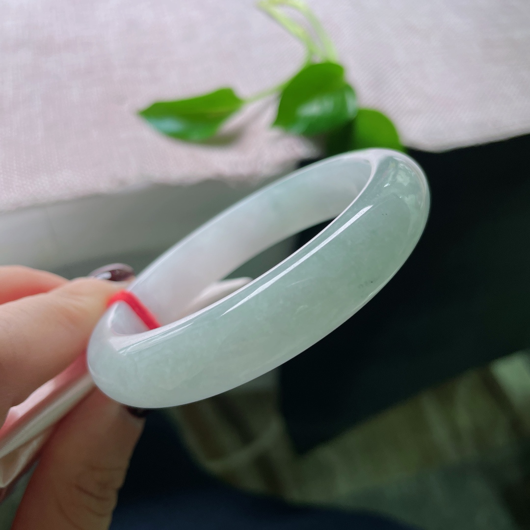 56.6/12.7/8.3，浅蓝底正圈，渐变之色，干净清润，温柔知性，ss48110a