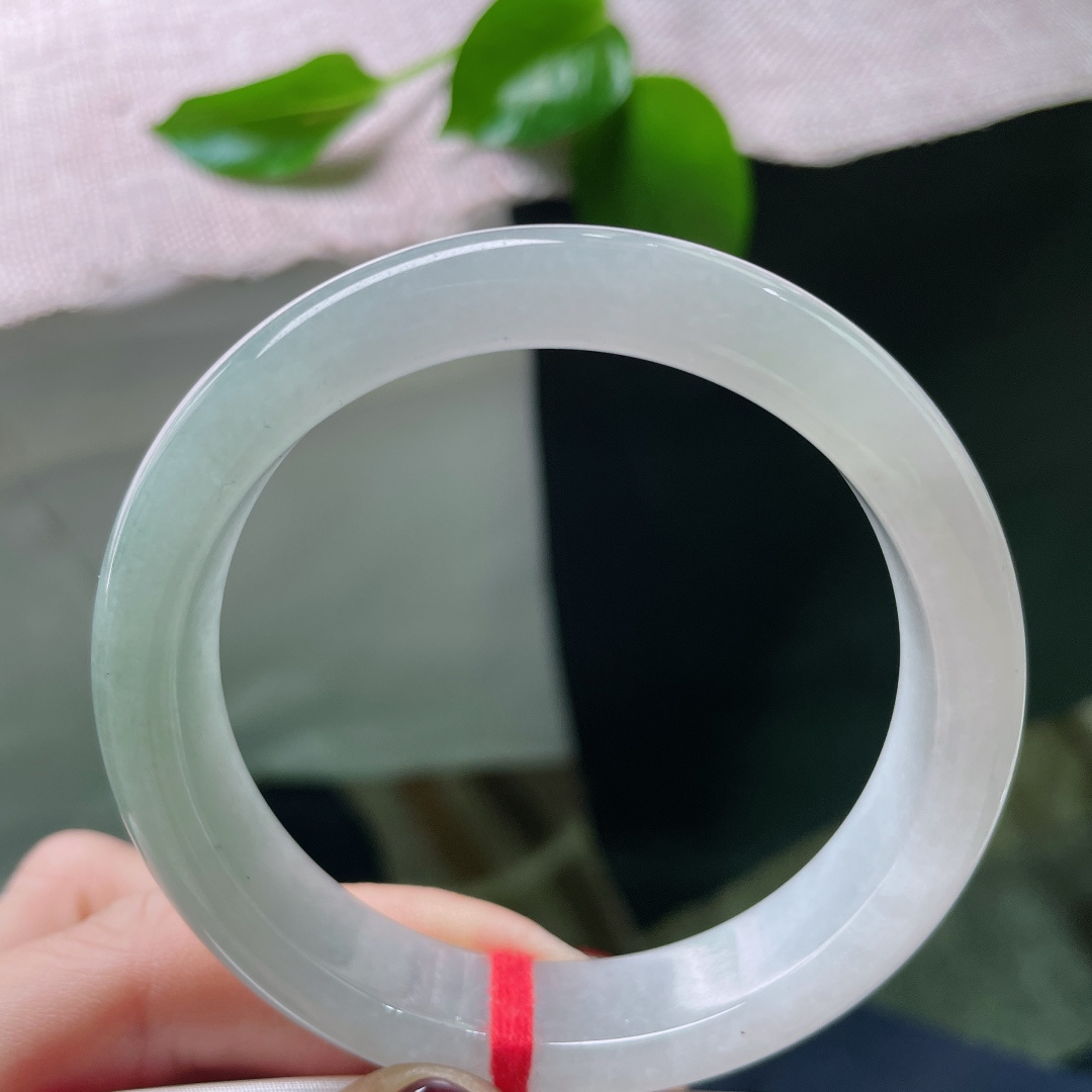 56.6/12.7/8.3，浅蓝底正圈，渐变之色，干净清润，温柔知性，ss48110a