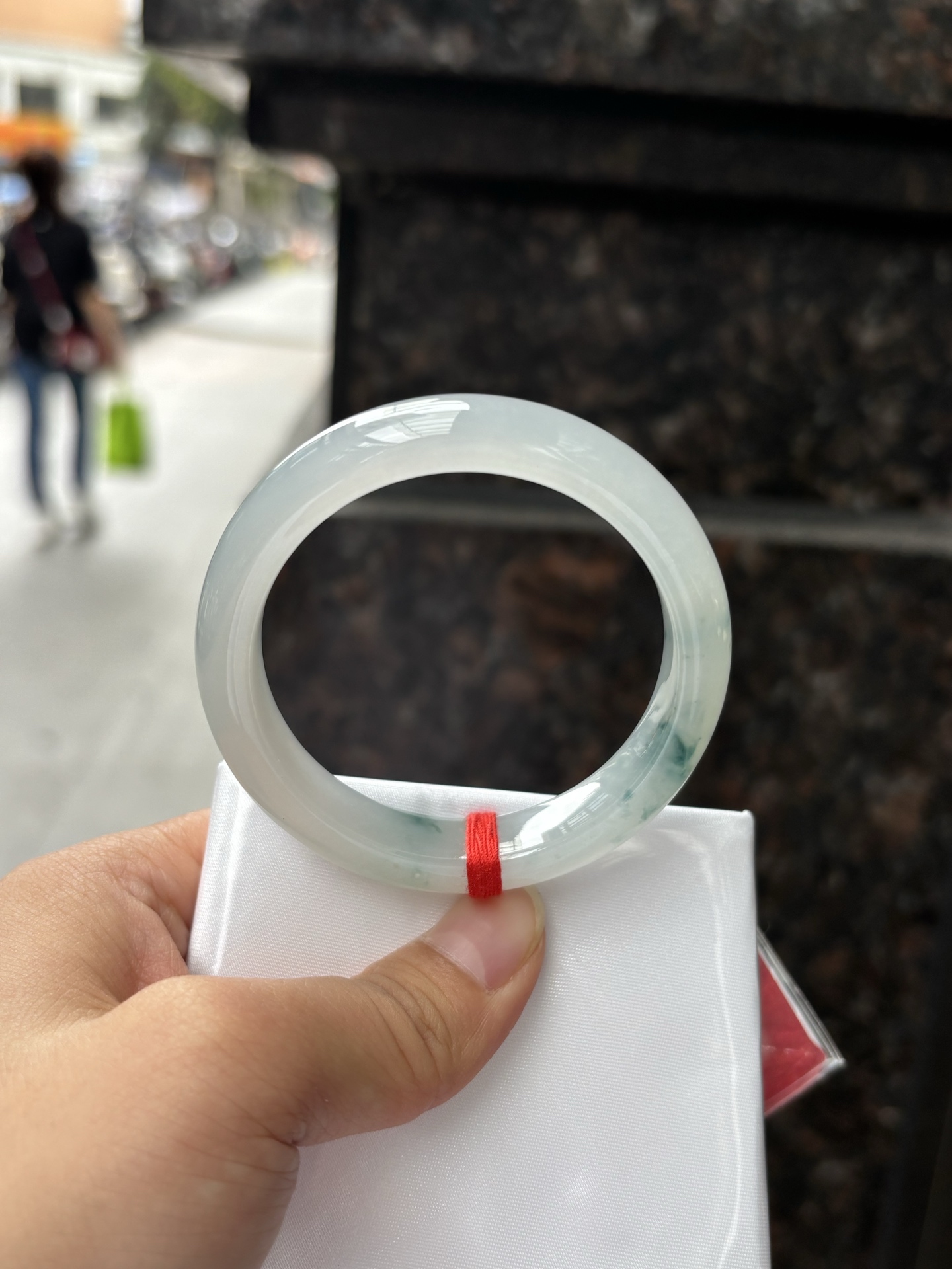 冰飘花正圈 50.2-11.5-7.8 0408-2A91 打灯棉线，底妆水润细腻，冰底中开出了朵朵兰花，飘花灵动飘逸，勾勒出一幅唯美诗意的山水意境画，古典优雅又秀气