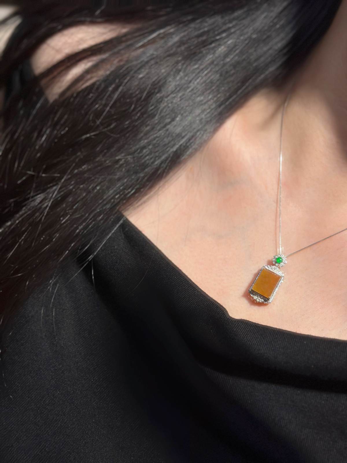 🧡黄翡无事牌
18k金冰润的芬达黄翡，甜得像橘子冻