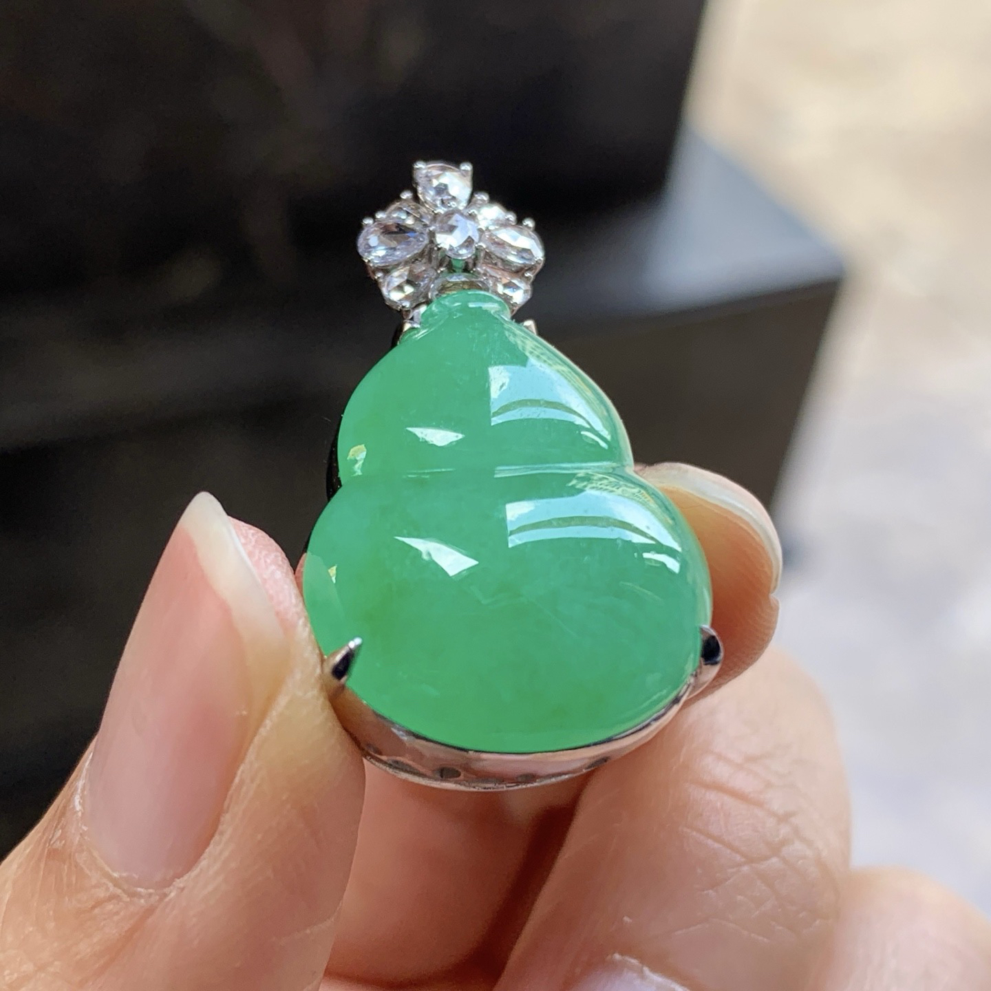 金钻镶嵌阳绿色葫芦^_^色阳