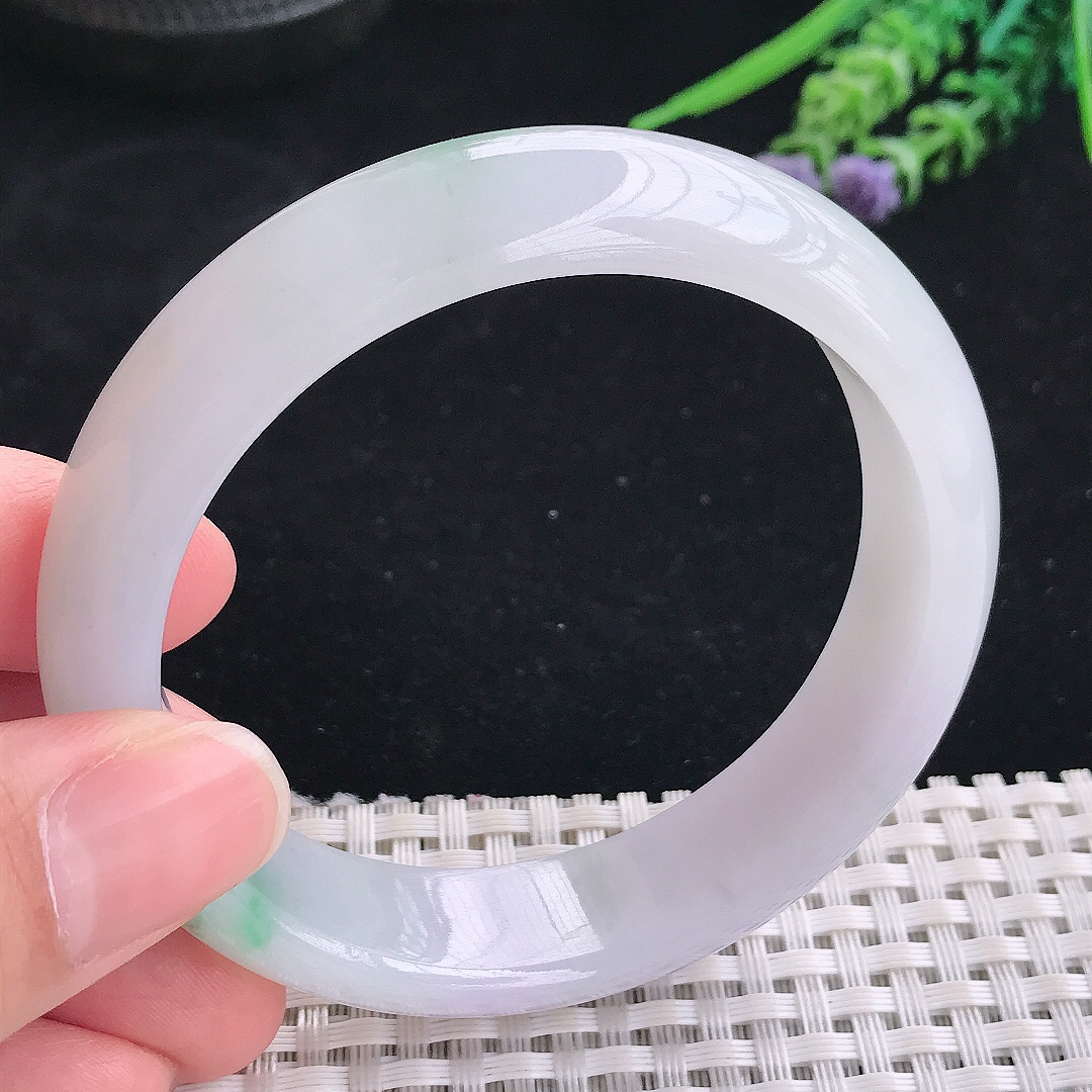 实拍A货翡翠57.8/14.8/8.2老坑冰润飘绿手镯宽边玉镯平安镯美人镯