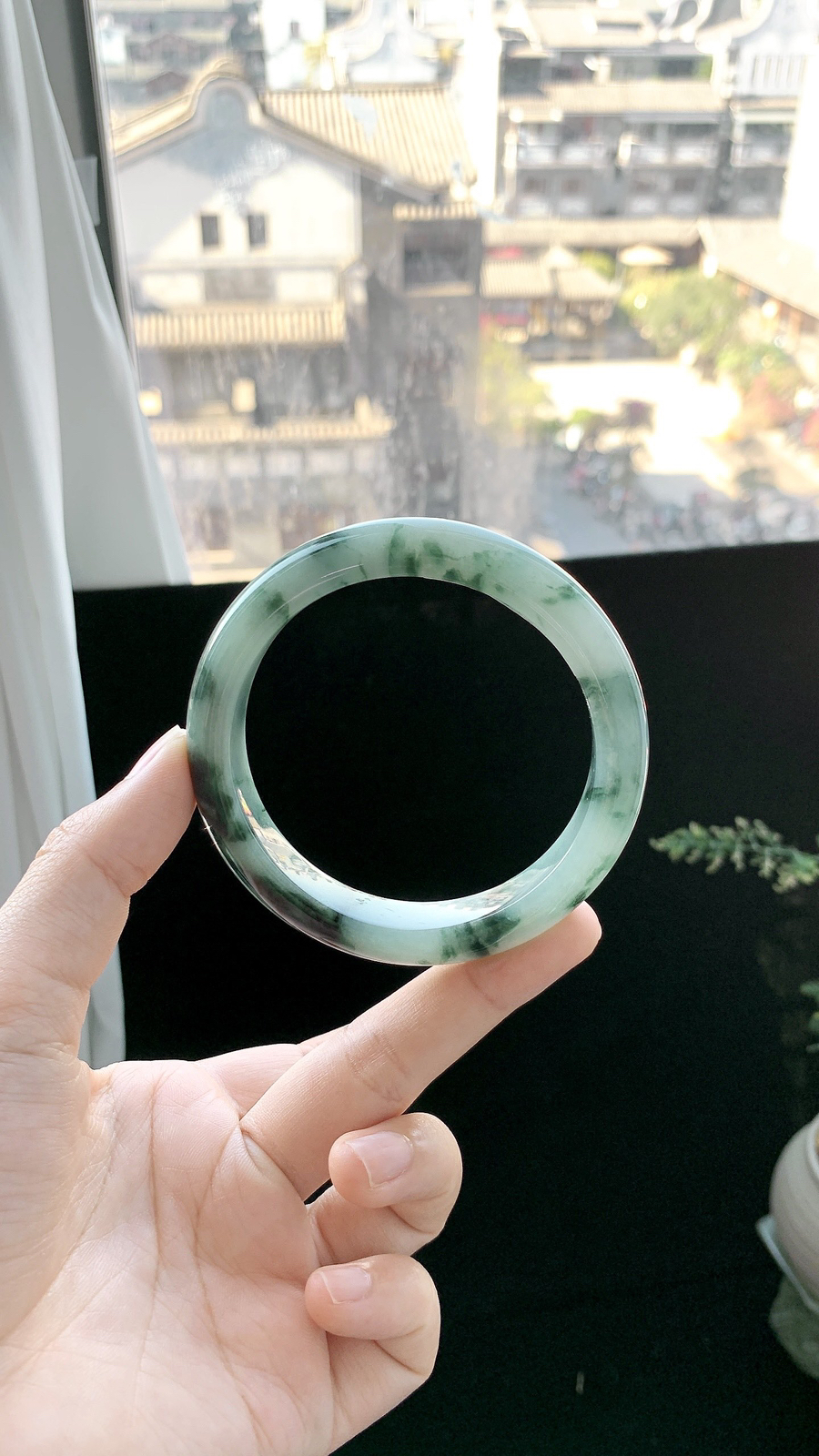 飘花手镯
尺寸：60-12.4-8.6