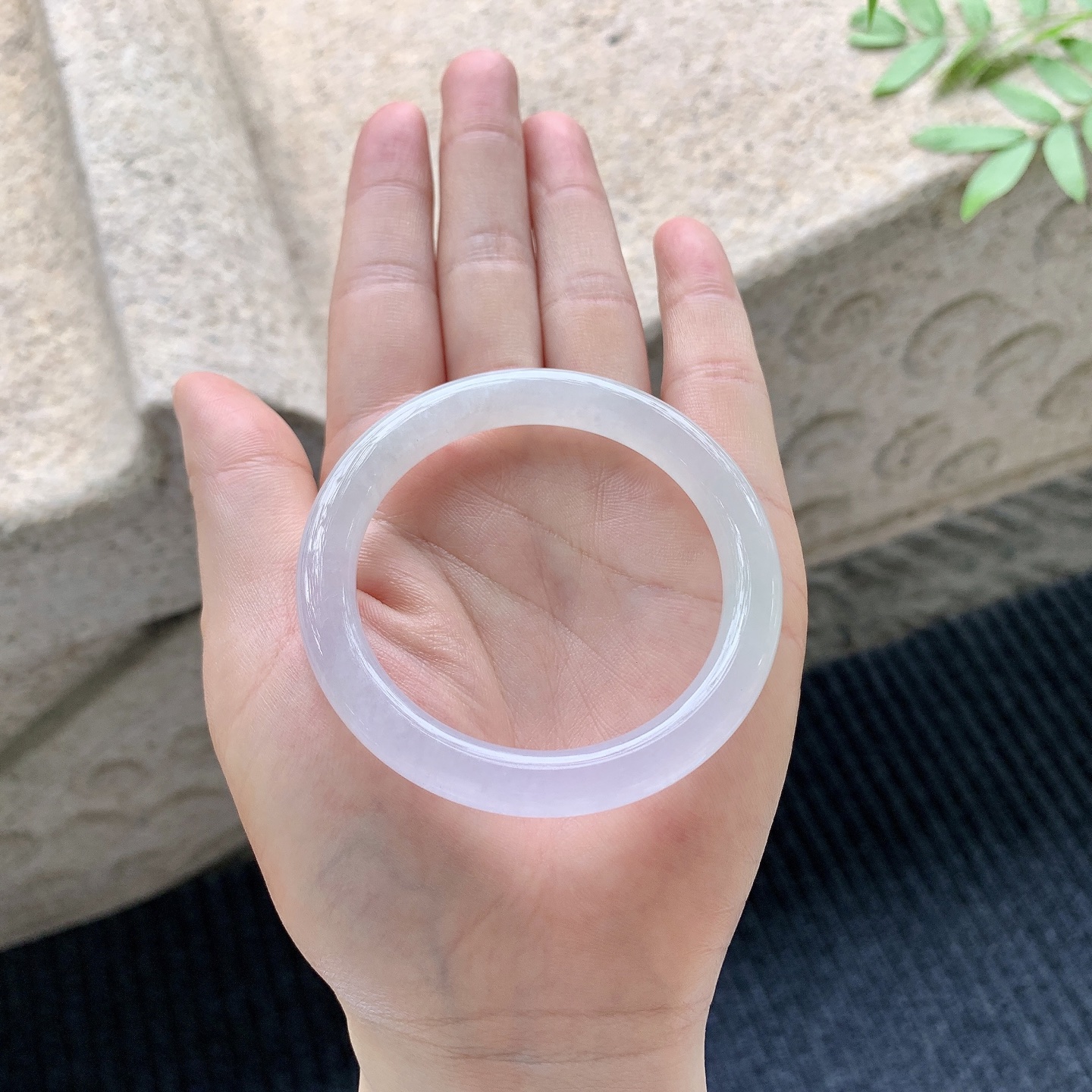 圆条49 50【圈口】50/7/7.8【编码】GL041048【描述】糯冰淡粉紫，水润，种老，细腻，