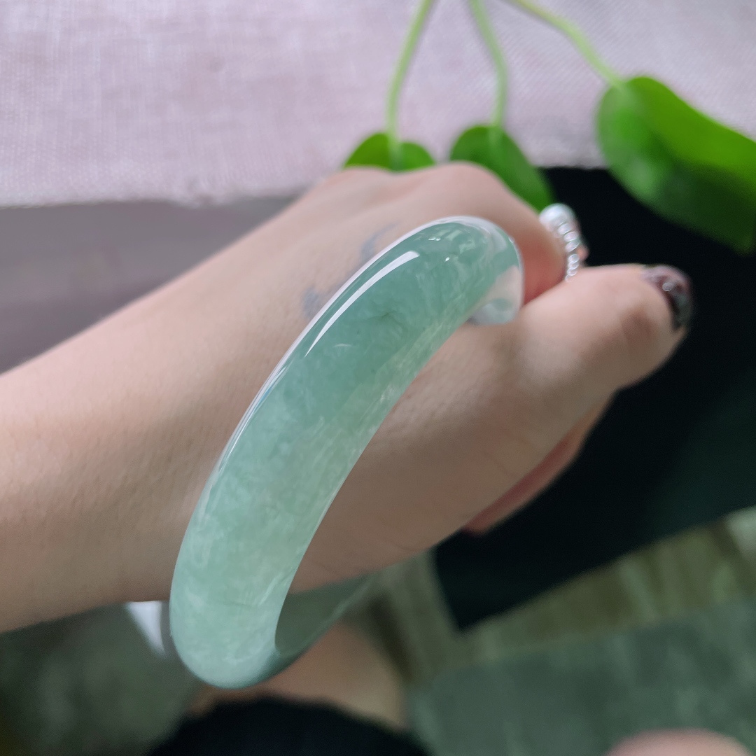 55.3/12.7/8.7，湖水蓝正圈，像大地写给天空的清澈情诗，冷静、克制，却蕴含无限深度。色纹，ss54001a