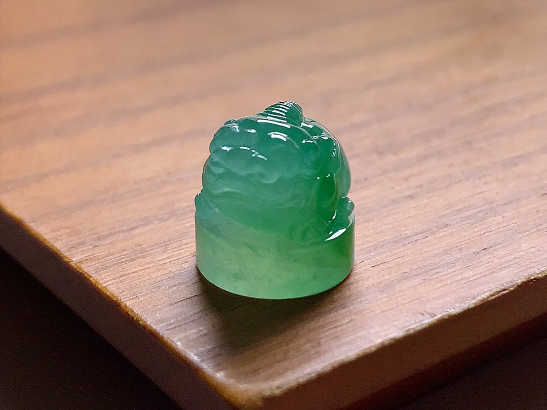 ️ 高冰阳绿貔貅印章 色泽青翠漂亮，种水极佳，完美尺寸13.5*12.8..