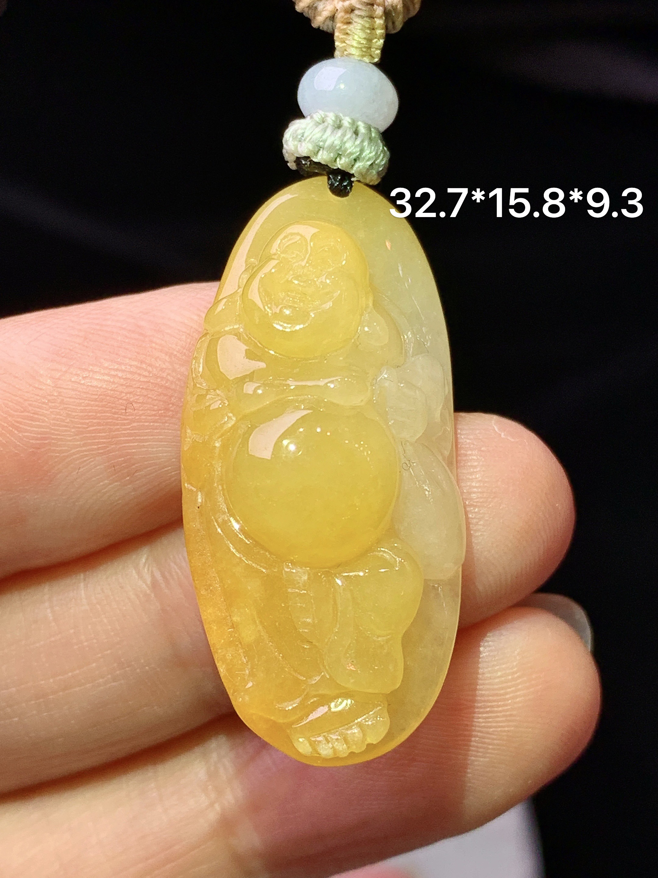 黄翡逍遥佛公吊坠 玉质细腻 色泽艳丽清新 水润亮眼 整体尺寸32.7*15.8*9.3w1