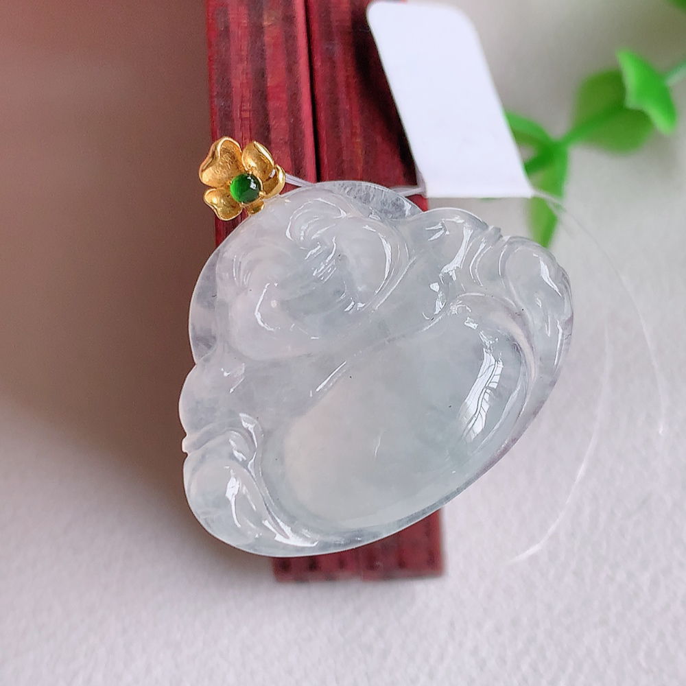 18k金扣冰润佛公挂件 玉质细腻  精雕弥勒佛，笑佛福耳垂肩，面相喜庆，开怀大笑，憨态可掬。惟妙惟肖