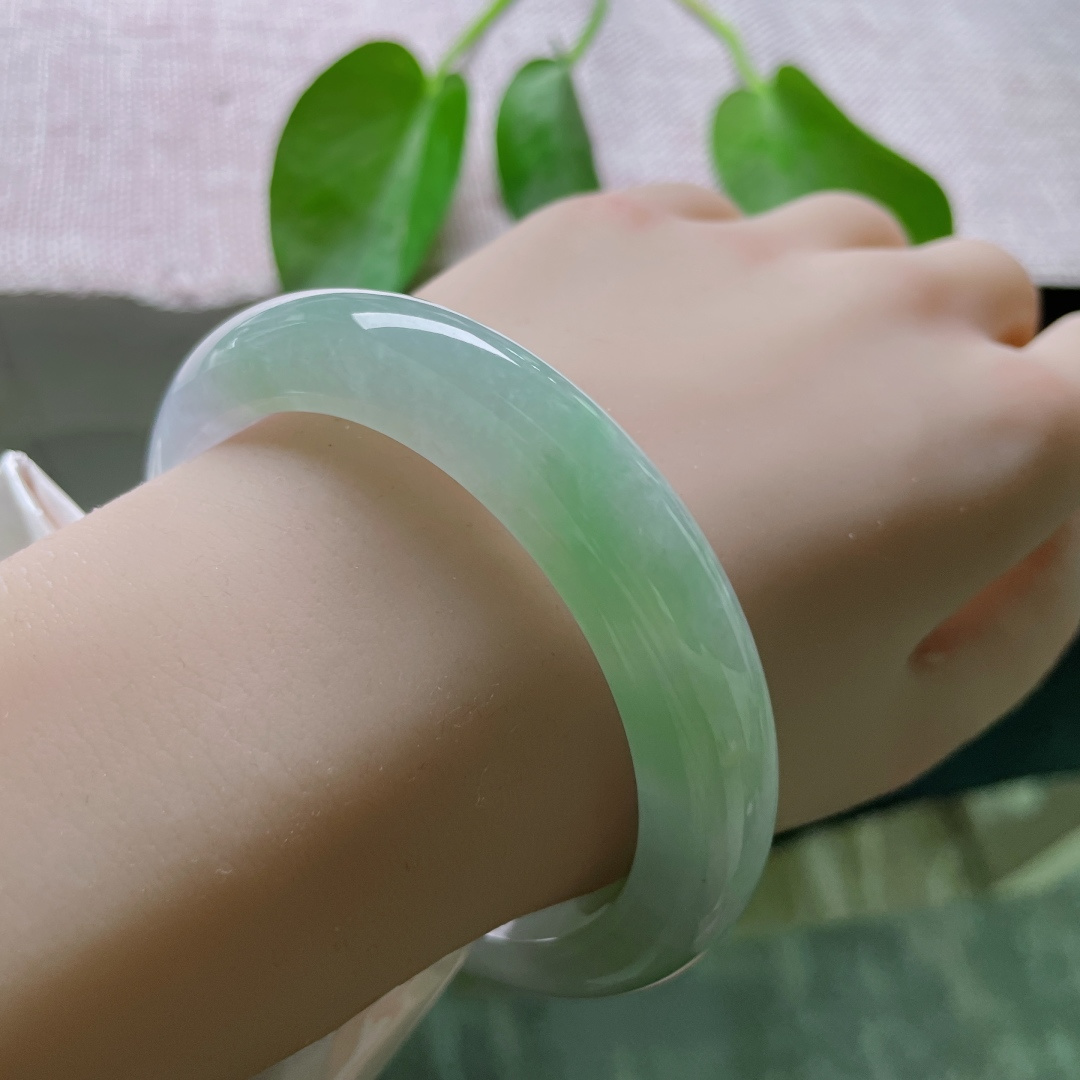 57.8/11.9/9.2春彩正圈，种老，清润，把天际最后一缕霞光，凝成腕间星辰。皮纹，ss50098a