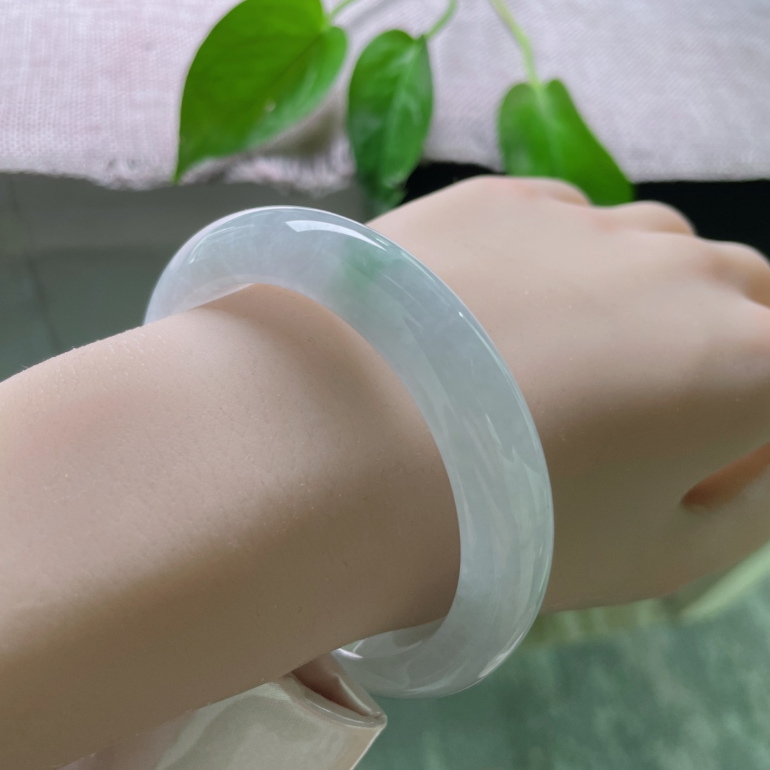 55.2/11.9/8.8淡紫正圈，版型厚装，将未完成的梦，染成淡紫，挂在腕间，ss50063a