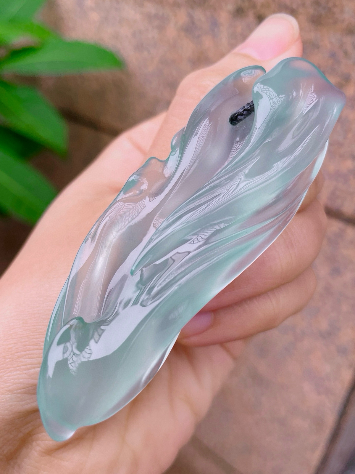 【天空蓝】高冰种天空蓝随形，强荧光，冰透闪亮，正宗天空蓝色，大件随形，是风，是云，是岩石，是寒冰，万象贤集，天然缅甸翡翠，收藏佳品