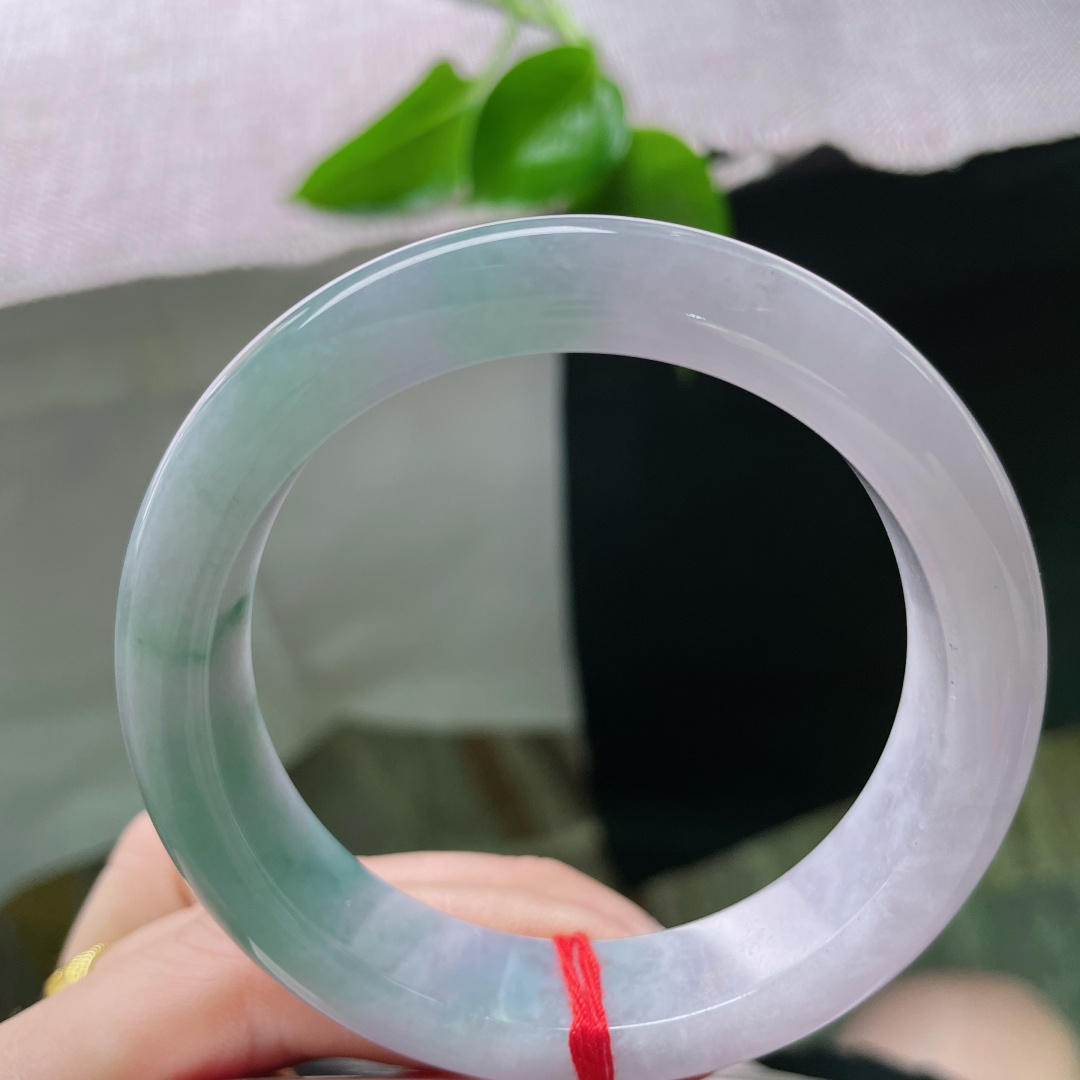 55.7/13.1/9，紫罗兰正圈，水润，一半烟火，一半诗意，不负春光不负己。整体。ss49998a