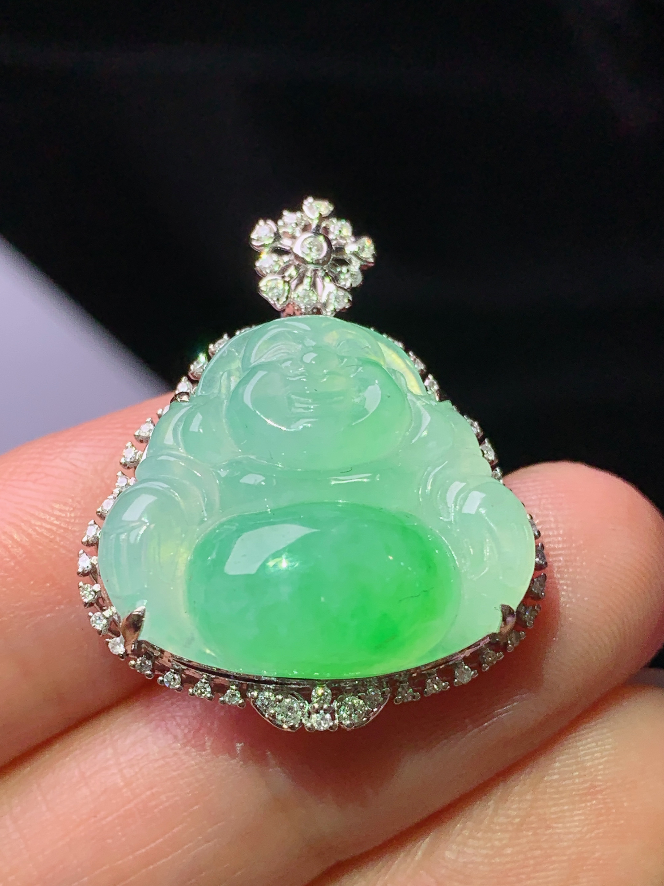 18k金钻镶嵌翠绿佛公吊坠 玉质细腻 色泽艳丽清新 水润亮眼 整体尺寸28*22.8*9.8j2