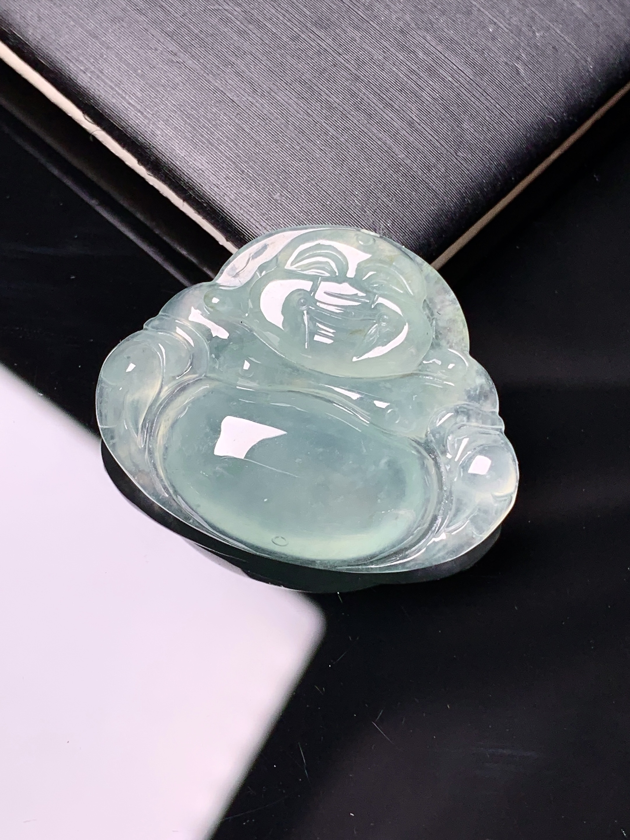 冰种佛公吊坠 玉质细腻 色泽艳丽清新 水润亮眼 整体尺寸22.8*28.5*5.6j2