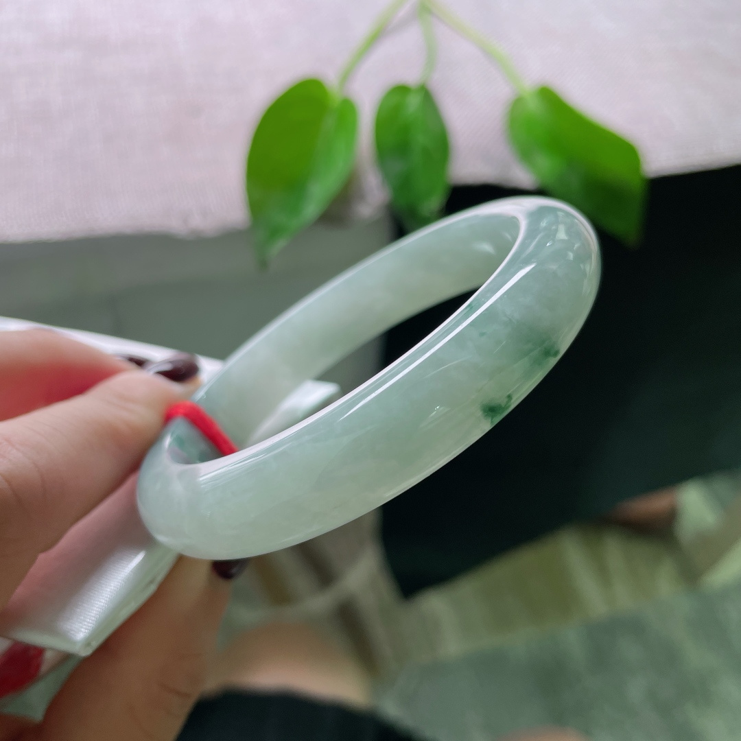 57.8/12.2/8.5飘花正圈，水润细腻，水墨丹青，意境感满满，贵气，皮纹