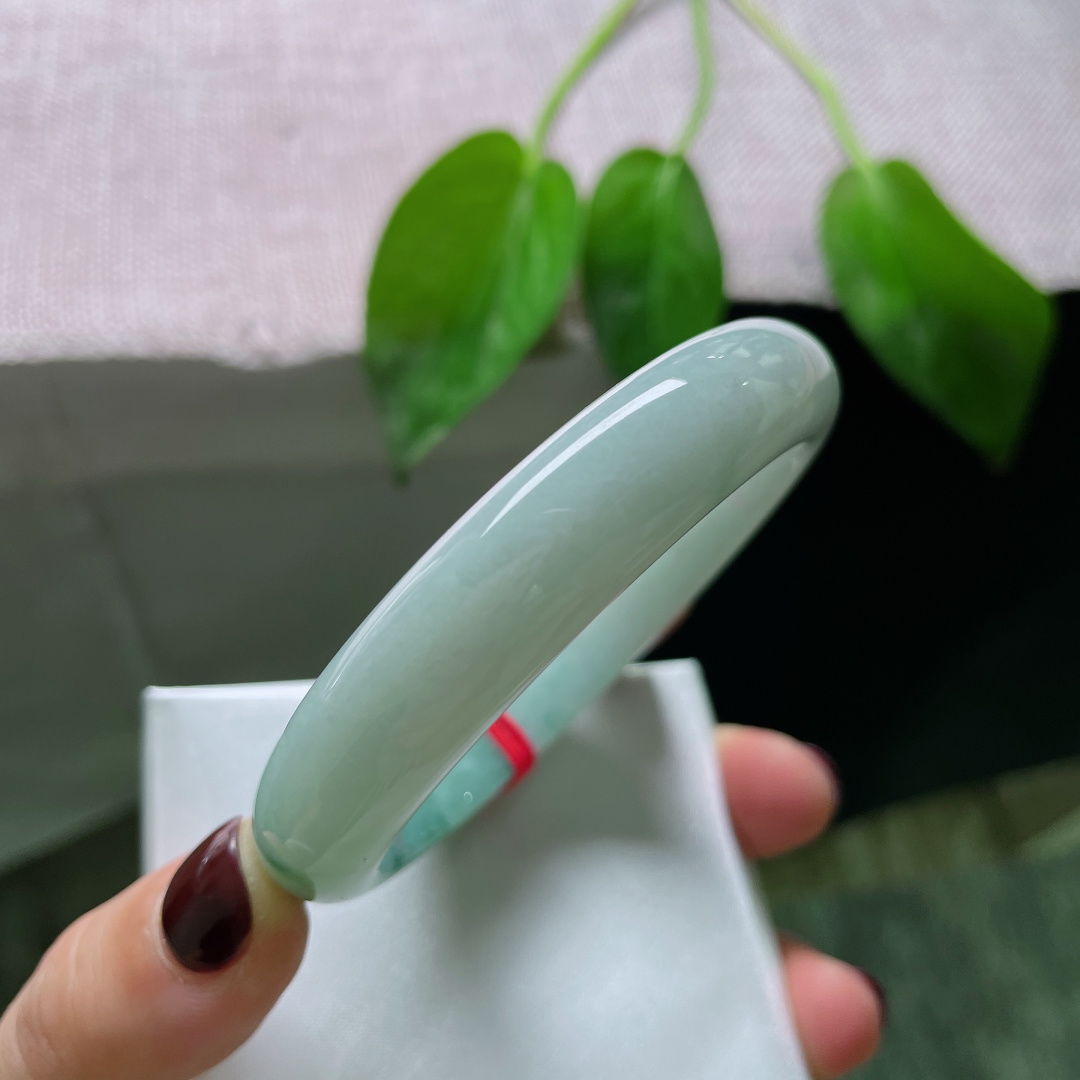 56.8/12.5/8.6飘花正圈，是风与时光共同的笔触，层层叠叠，写就生命的厚度。整体，ss49403a