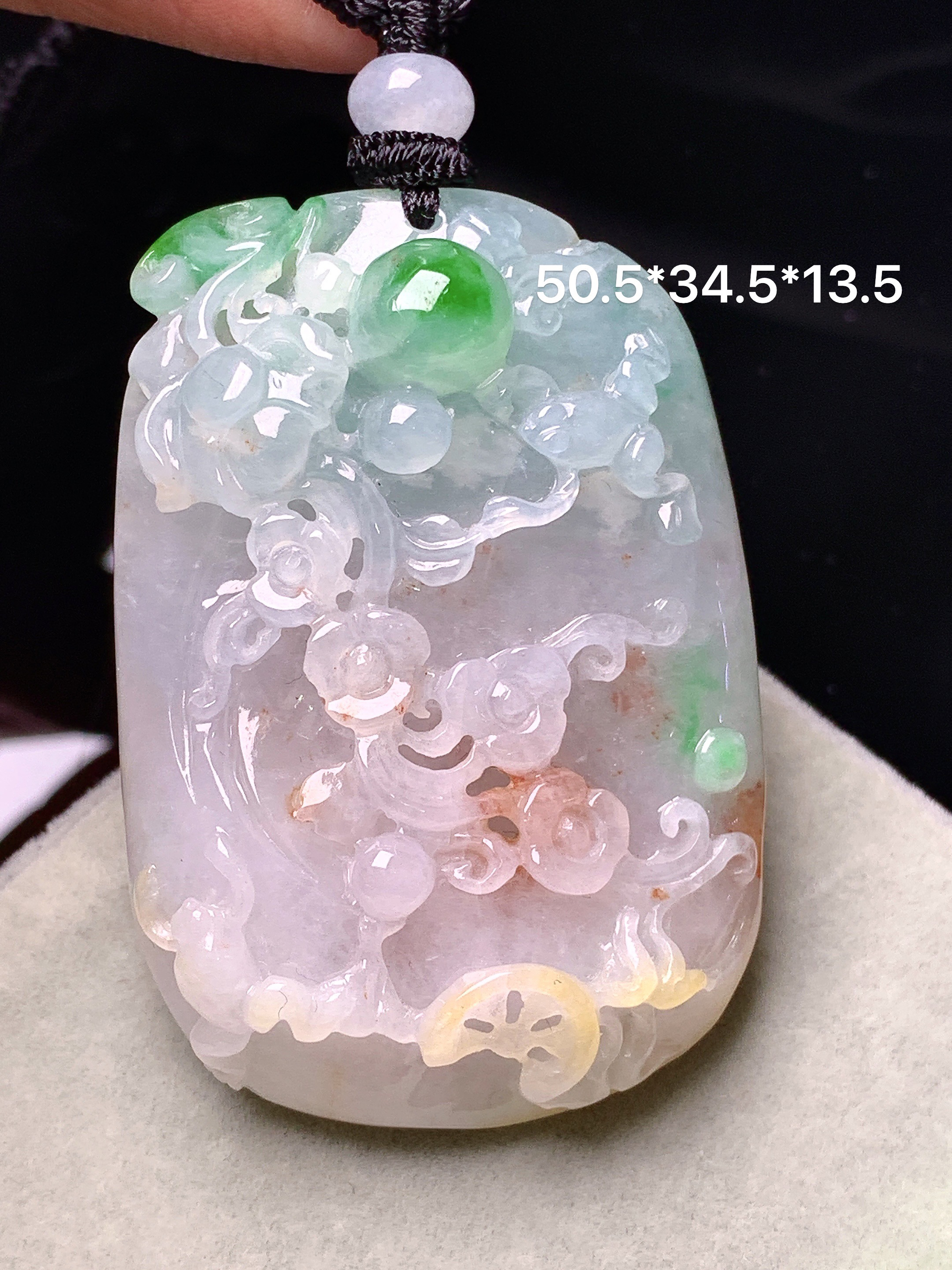 福禄寿花开富贵牌吊坠 玉质细腻 色泽艳丽清新 水润亮眼 整体尺寸50.5*34.5*13.5w1