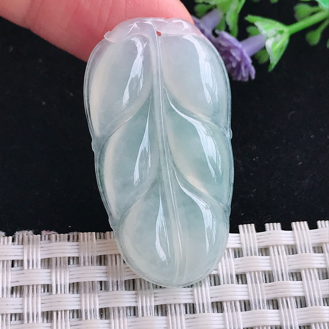 实拍A货翡翠40/21.8/4.9老坑冰种起光叶子吊坠翡翠玉叶挂件