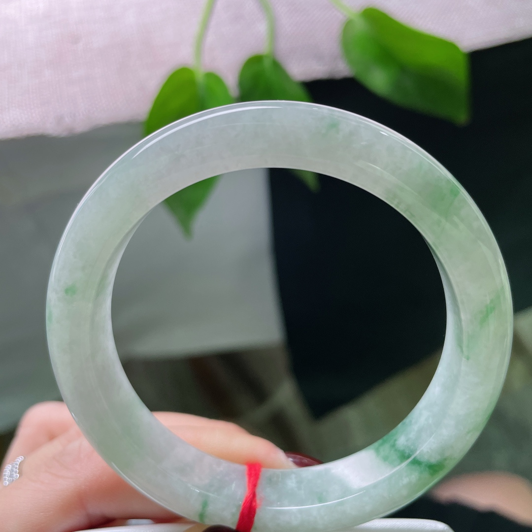 56.7/11.8/8.5，飘花正圈，腕间山水，举手投足间尽显万种风情，无裂，ss55478a