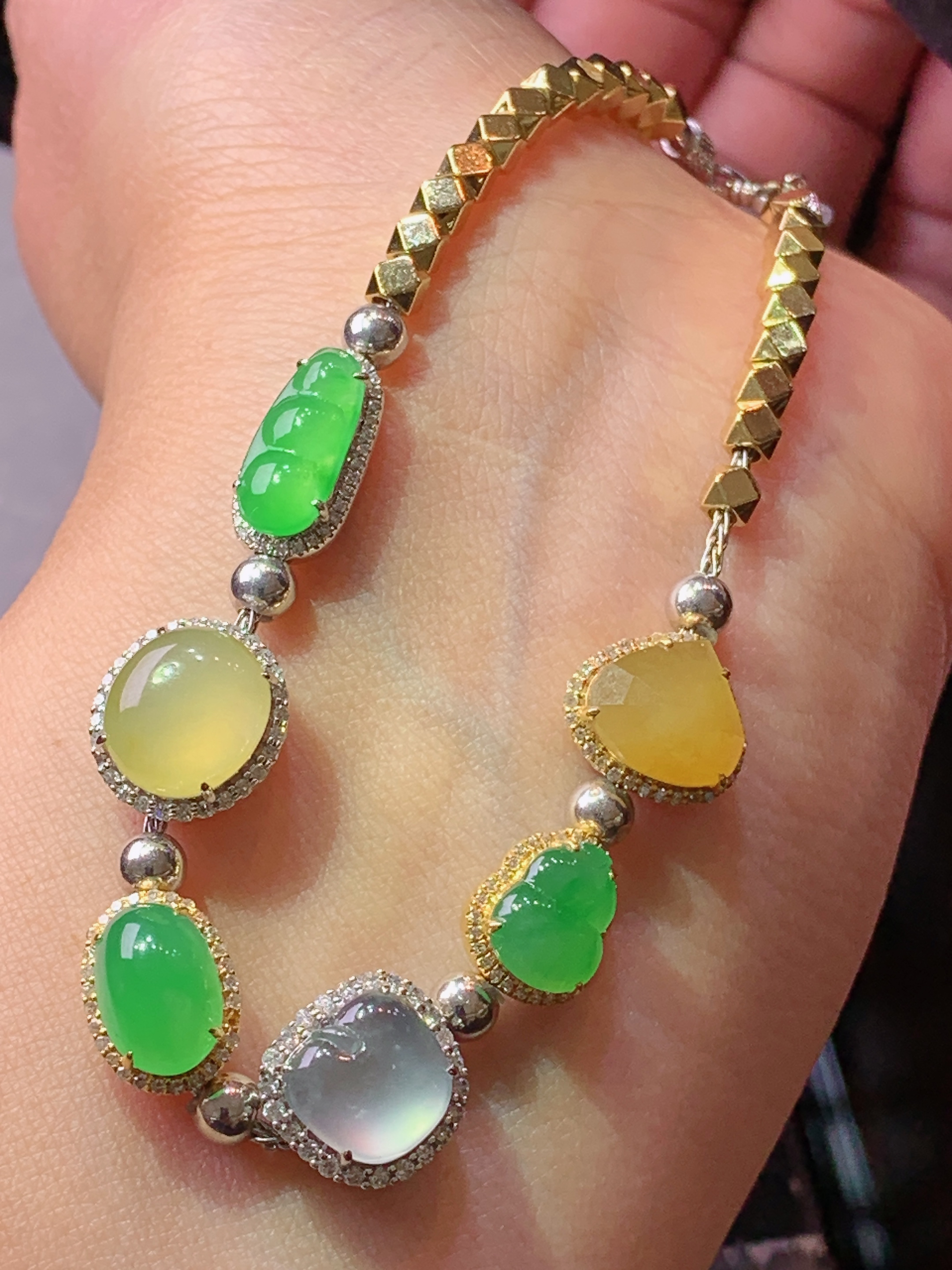 18k金钻镶嵌多宝多彩手链 玉质细腻 色泽艳丽清新 水润亮眼 整体尺寸180*10.5*7.5m5