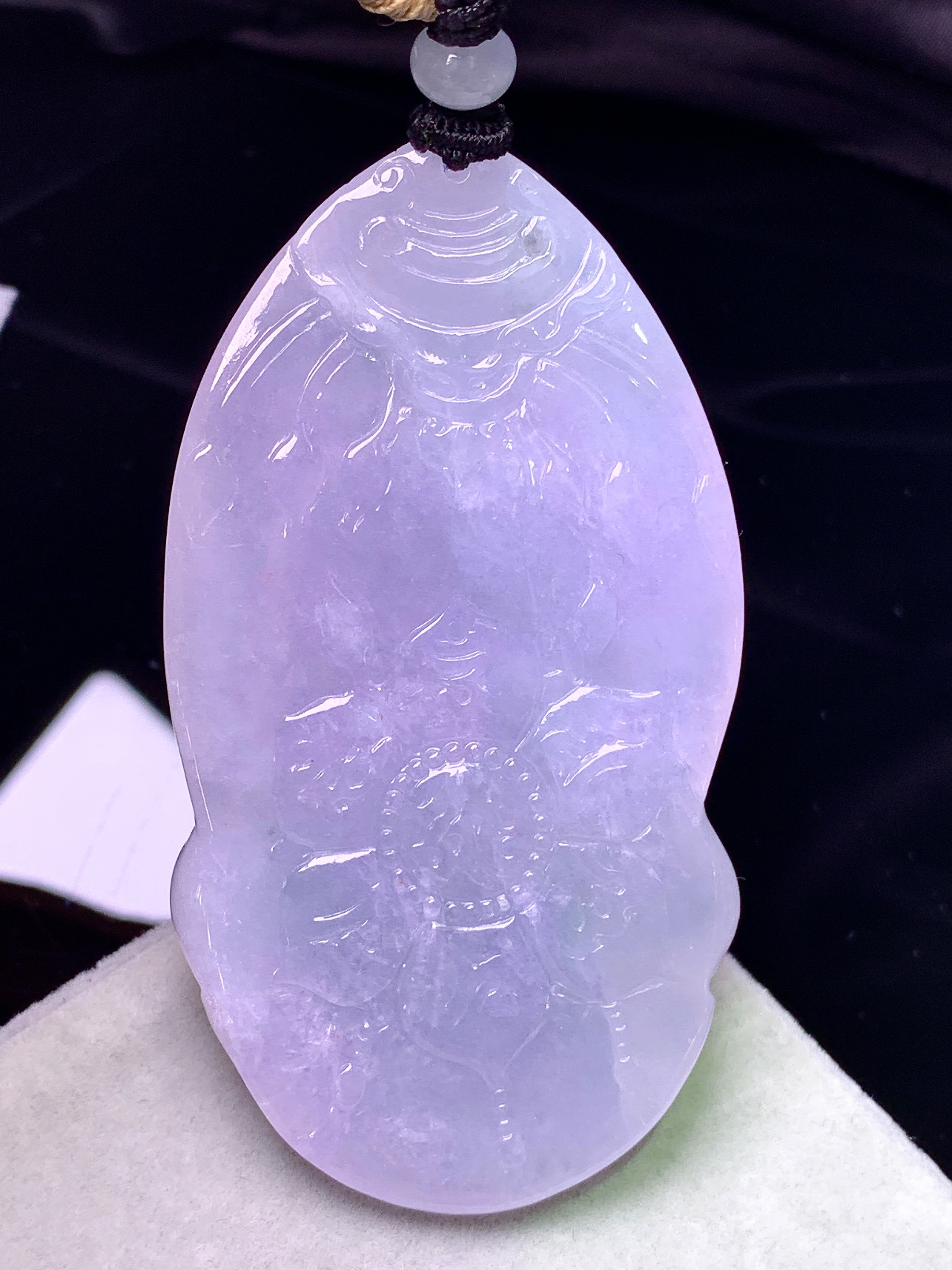 淡紫罗兰飘绿观音菩萨吊坠 玉质细腻 色泽艳丽清新 水润亮眼 整体尺寸70.5*38.3*10w1