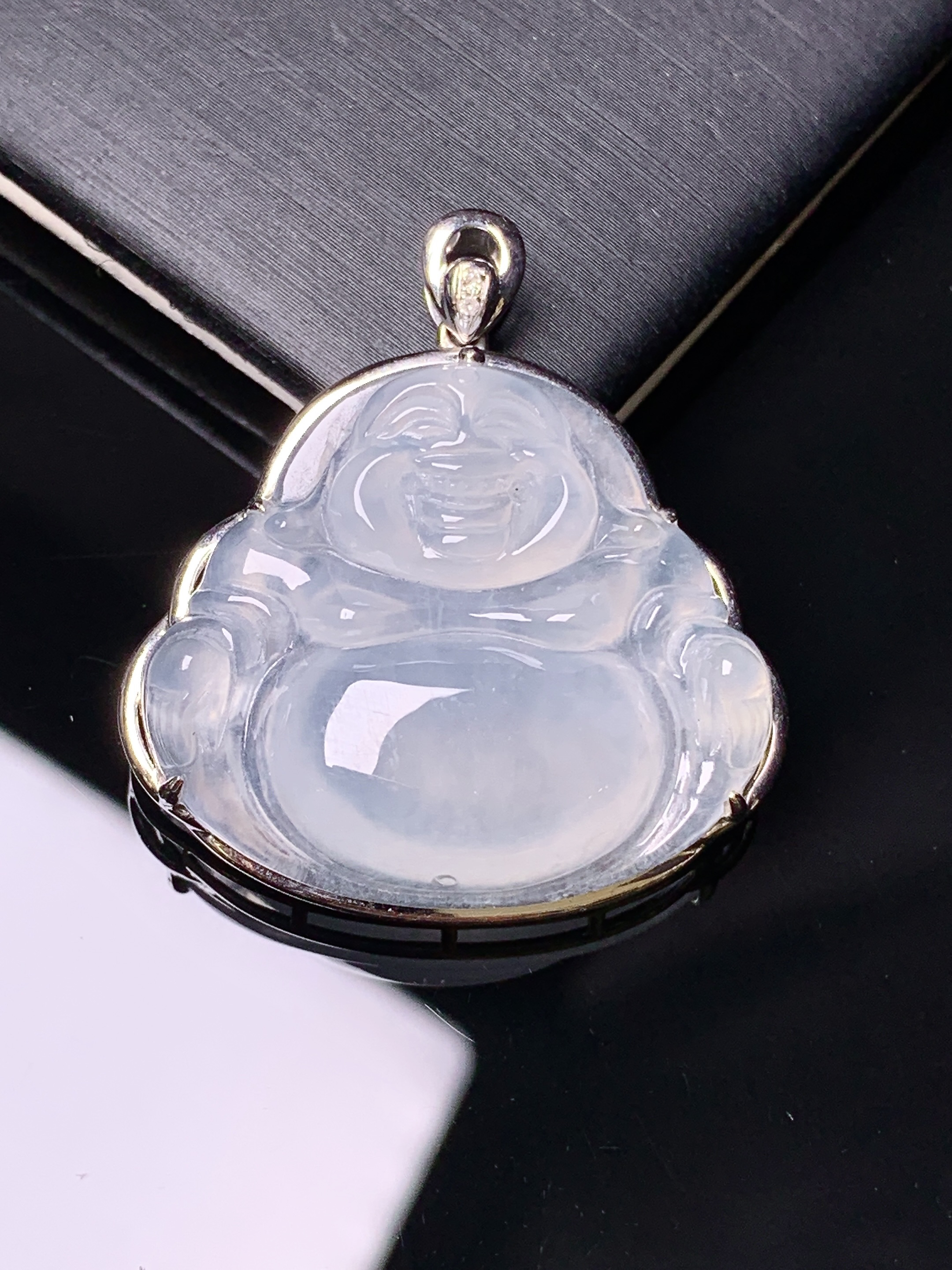 18k金镶嵌冰种佛公吊坠 玉质细腻 色泽艳丽清新 水润亮眼 整体尺寸32.8*30*8.2b2