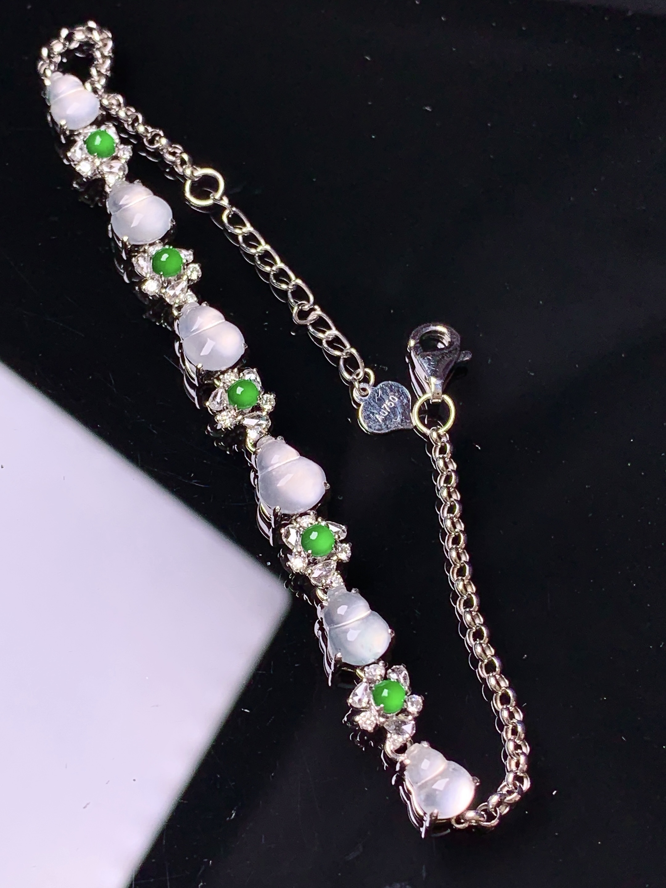 18k金钻镶嵌冰种葫芦手链 玉质细腻 色泽艳丽清新 水润亮眼 整体尺寸160*5*4.8m5