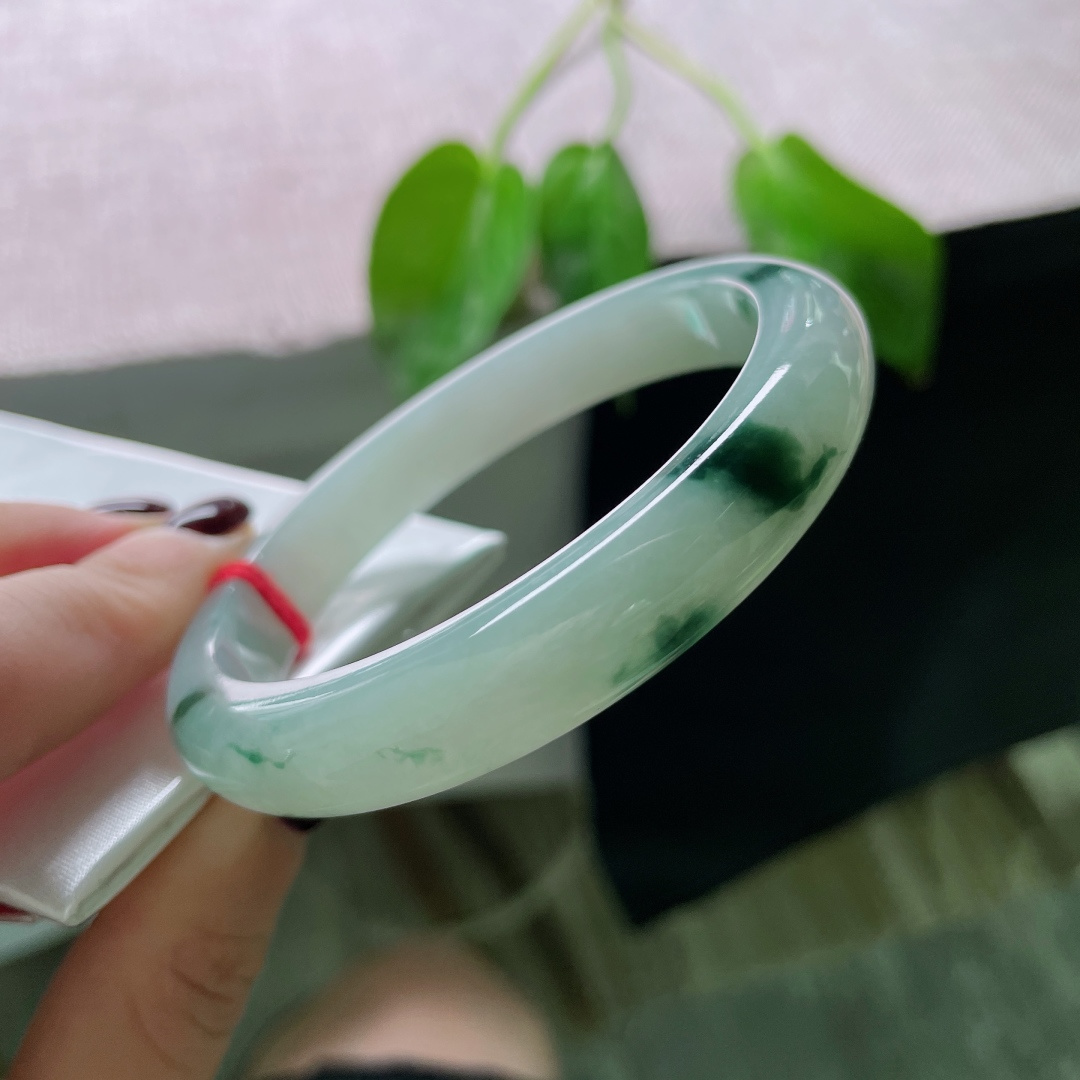 60.3/11.2/8飘花正圈，大圈口，菀菀类卿，一缕冰底青花，锁住一汪山水灵秀。，ss49405a