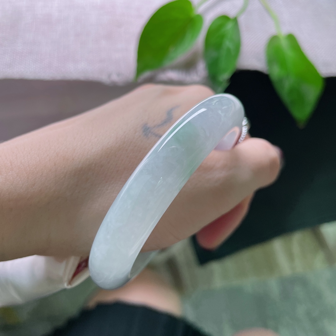 55.2/11.9/8.8淡紫正圈，版型厚装，将未完成的梦，染成淡紫，挂在腕间，ss50063a