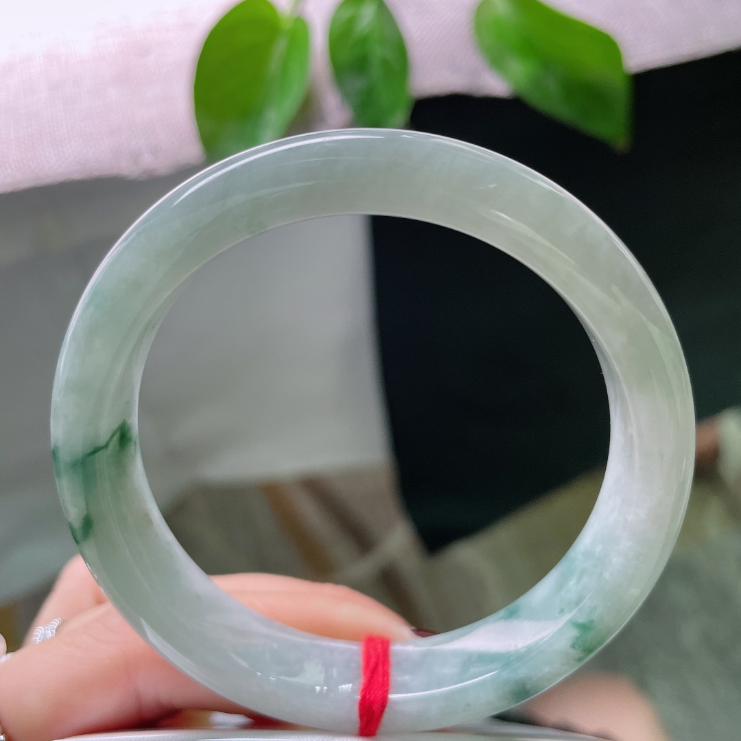 57.8/12.2/8.5飘花正圈，水润细腻，水墨丹青，意境感满满，贵气，皮纹