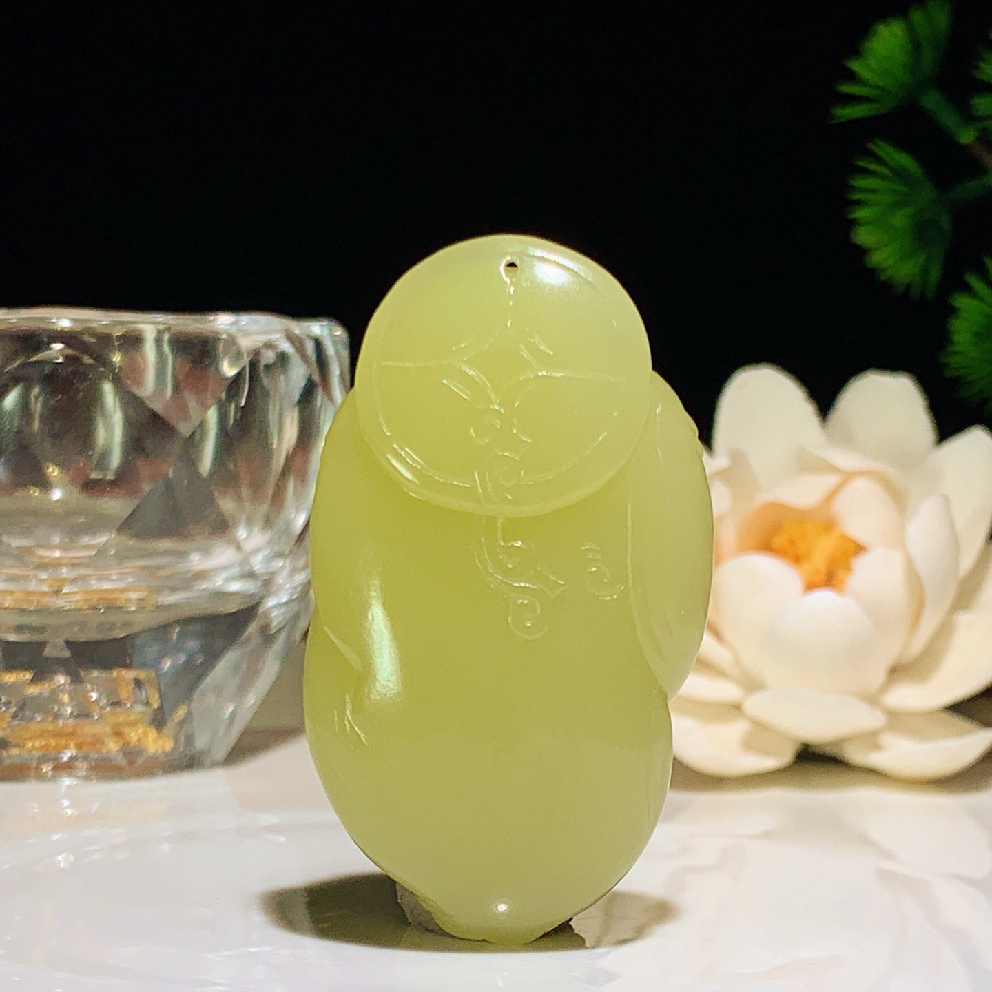 新疆若羌黄口料佛引福来挂件。尺寸52/30/19重40克 玉质细腻油润 底色纯净 脂粉好，品质好。lt260407