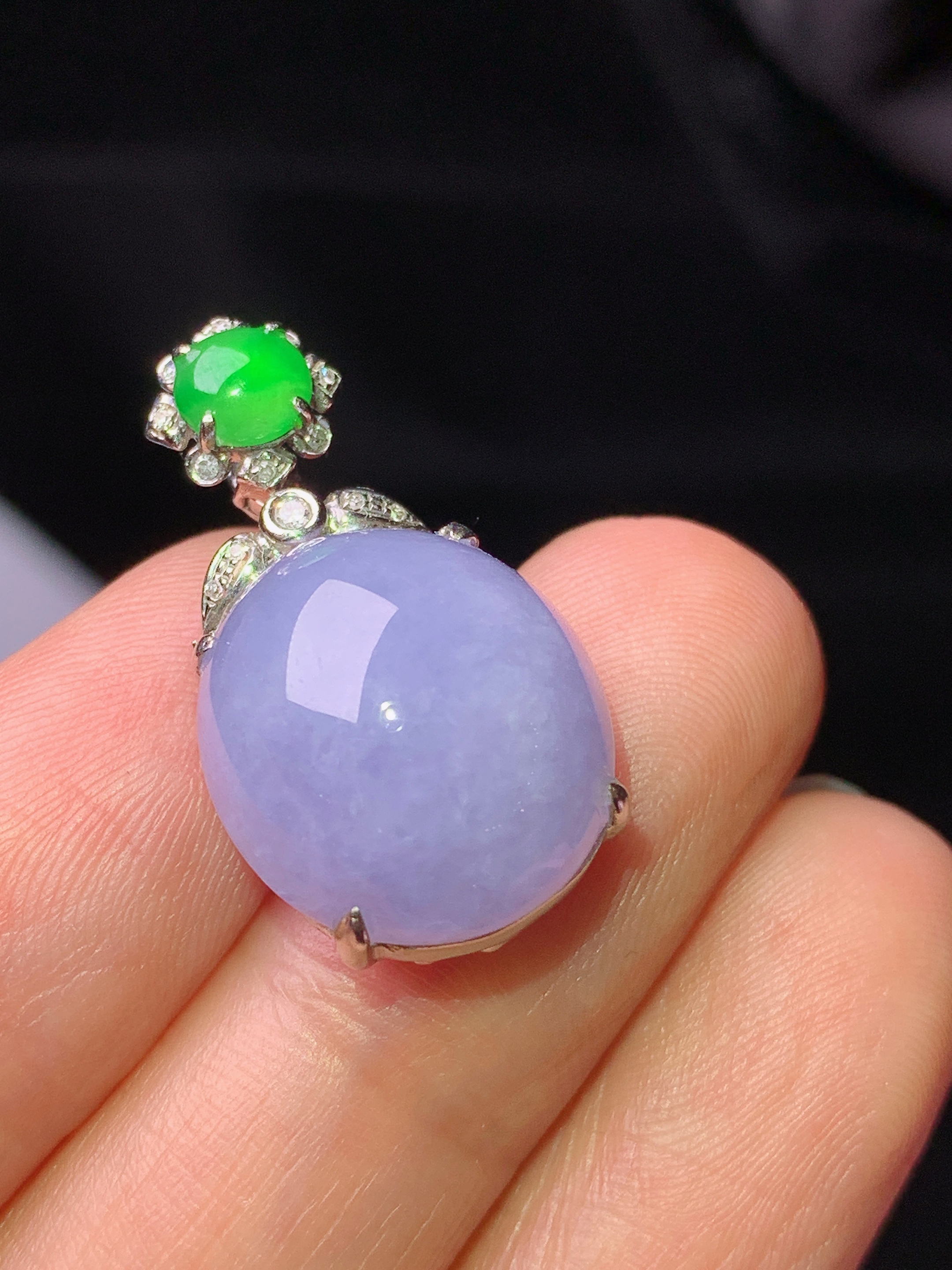 18k金钻镶嵌紫罗兰蛋面吊坠 玉质细腻 色泽艳丽清新 水润亮眼 整体尺寸25.6*13.8*10j2