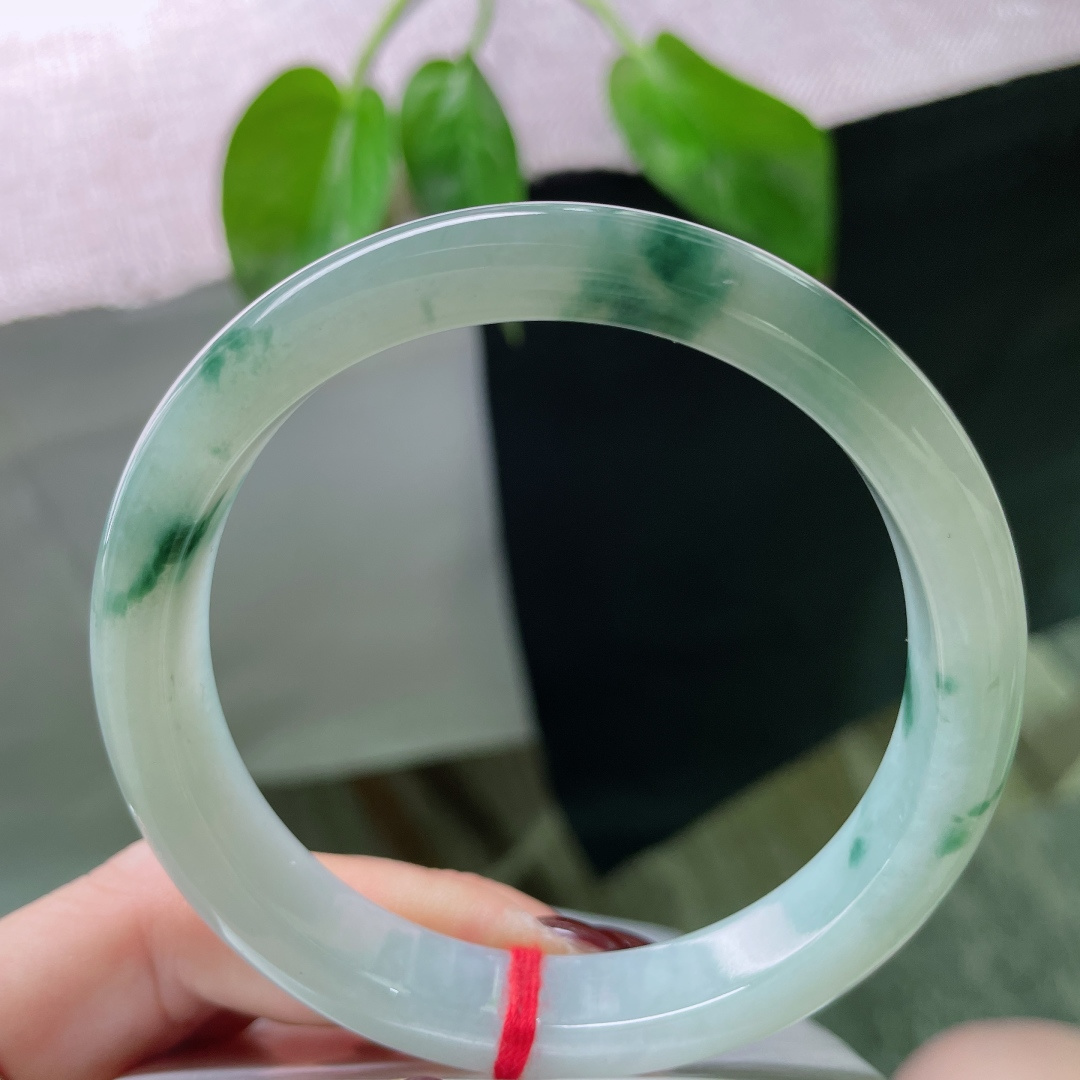 60.3/11.2/8飘花正圈，大圈口，菀菀类卿，一缕冰底青花，锁住一汪山水灵秀。，ss49405a