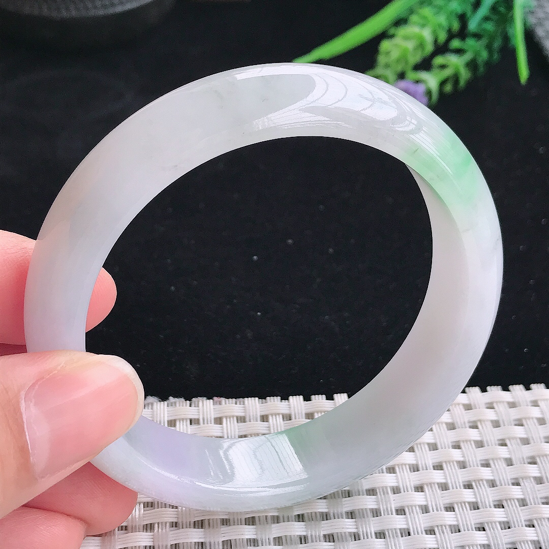 实拍A货翡翠57.8/14.8/8.2老坑冰润飘绿手镯宽边玉镯平安镯美人镯