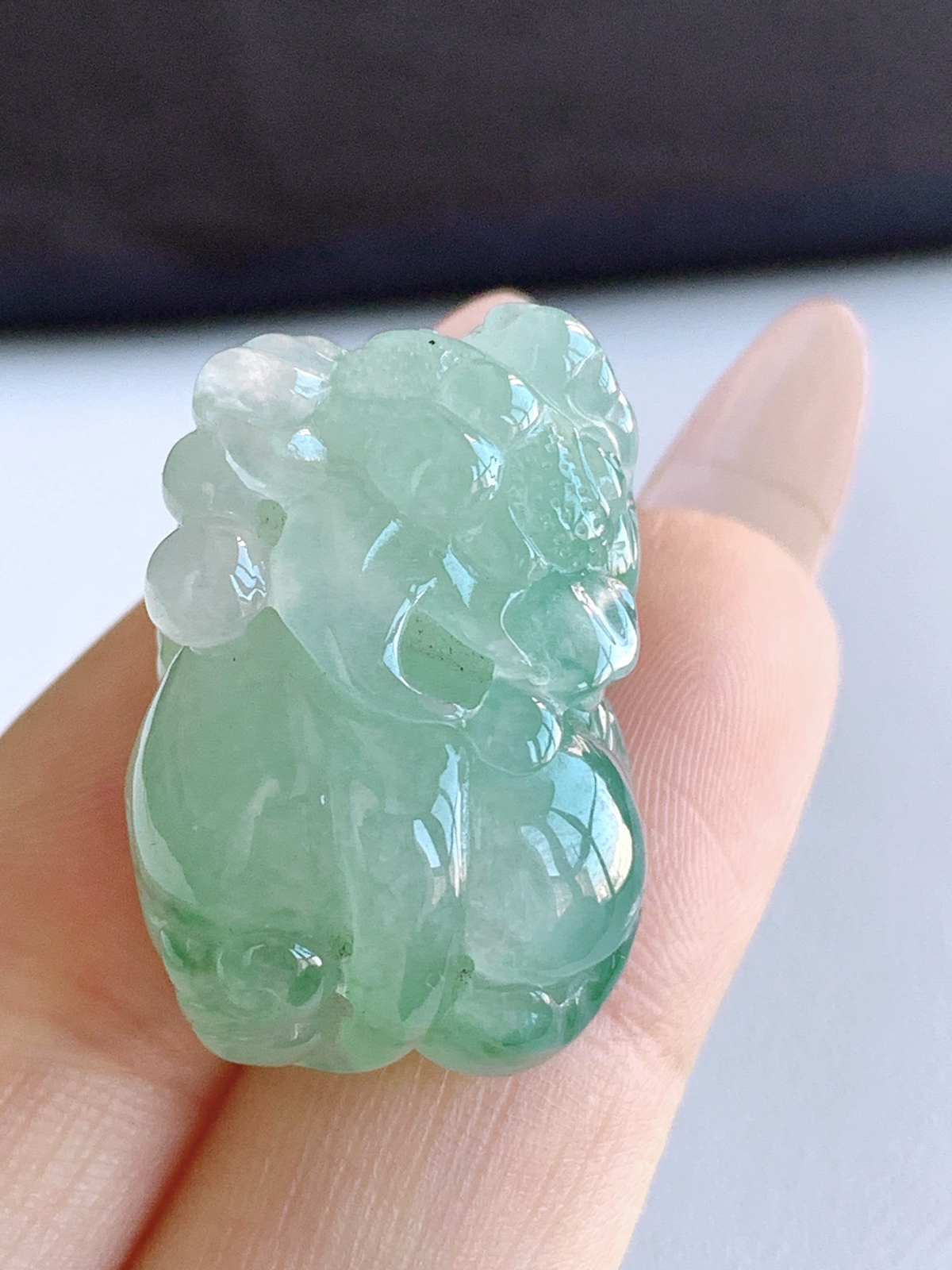 【裸石】冰晴水底貔貅飘花貔貅吊坠
【说明】缅料 性价比高  
【尺寸】26-17.2-14.4..