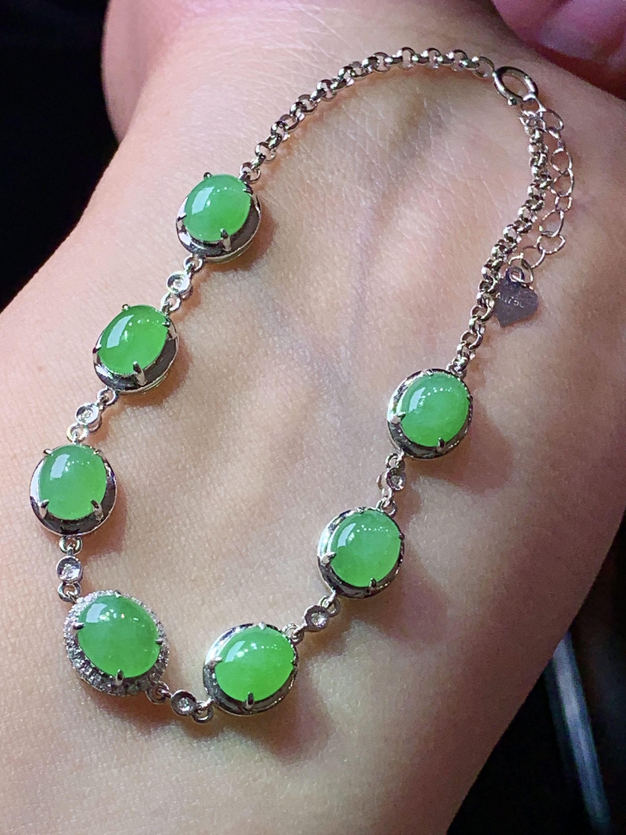 18k金钻镶嵌满绿蛋面手链 玉质细腻 色泽艳丽清新 水润亮眼 整体尺寸160*7.5*5.2b2