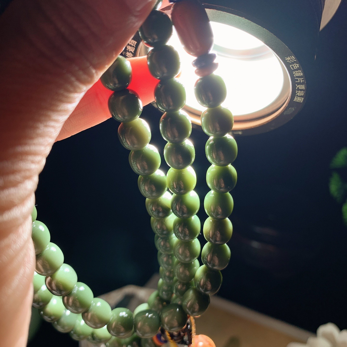 新疆和田玉沙枣青108老型珠项链 单颗尺寸8/8重96克 玉质细腻油润 底色纯净 脂粉好，品质好。lt260407