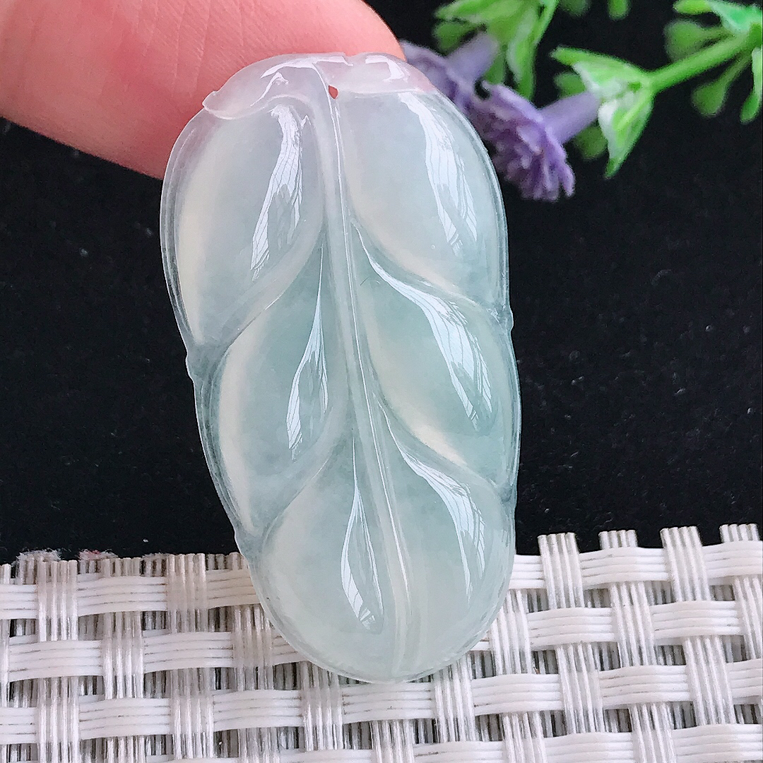 实拍A货翡翠40/21.8/4.9老坑冰种起光叶子吊坠翡翠玉叶挂件