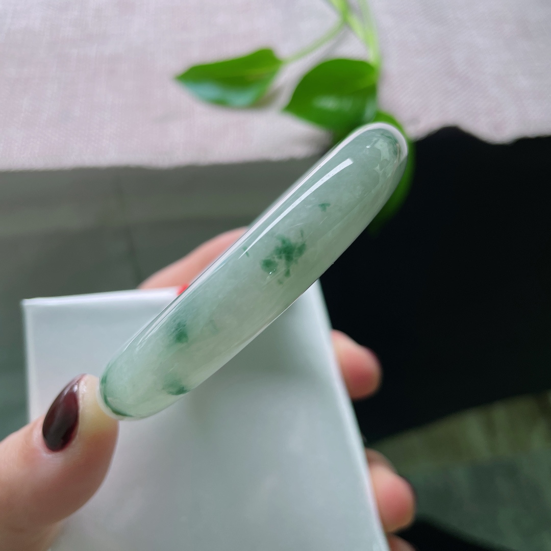 55.8/11.8/9.2飘花正圈，水润细腻，花影摇曳生姿，仪态万方，种老，。ss50032a