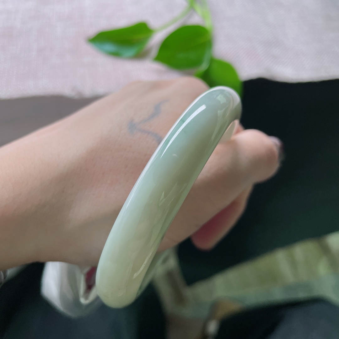 57.6/11.5/7.6飘花正圈，水润细腻，清新简约大方