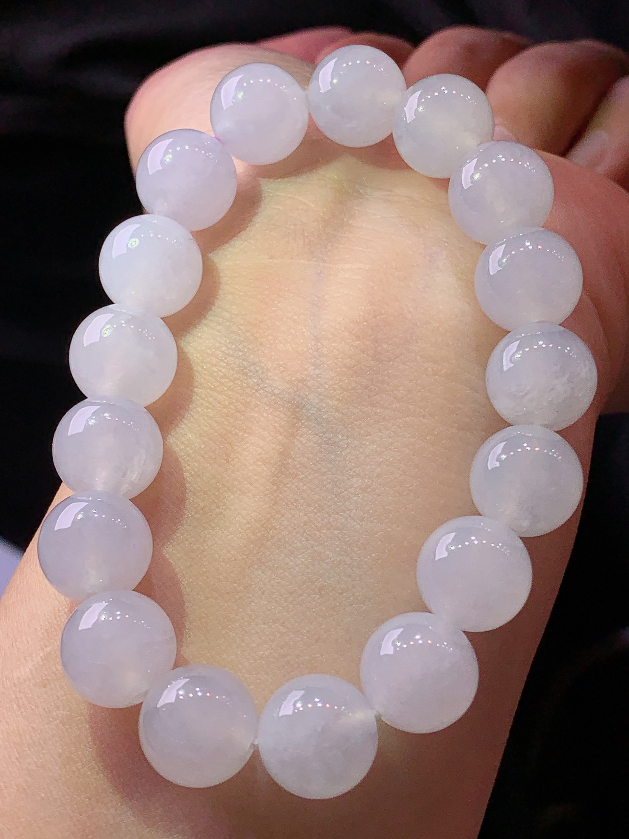 冰种圆珠手链 玉质细腻 色泽艳丽清新 水润亮眼 整体尺寸11.3h3