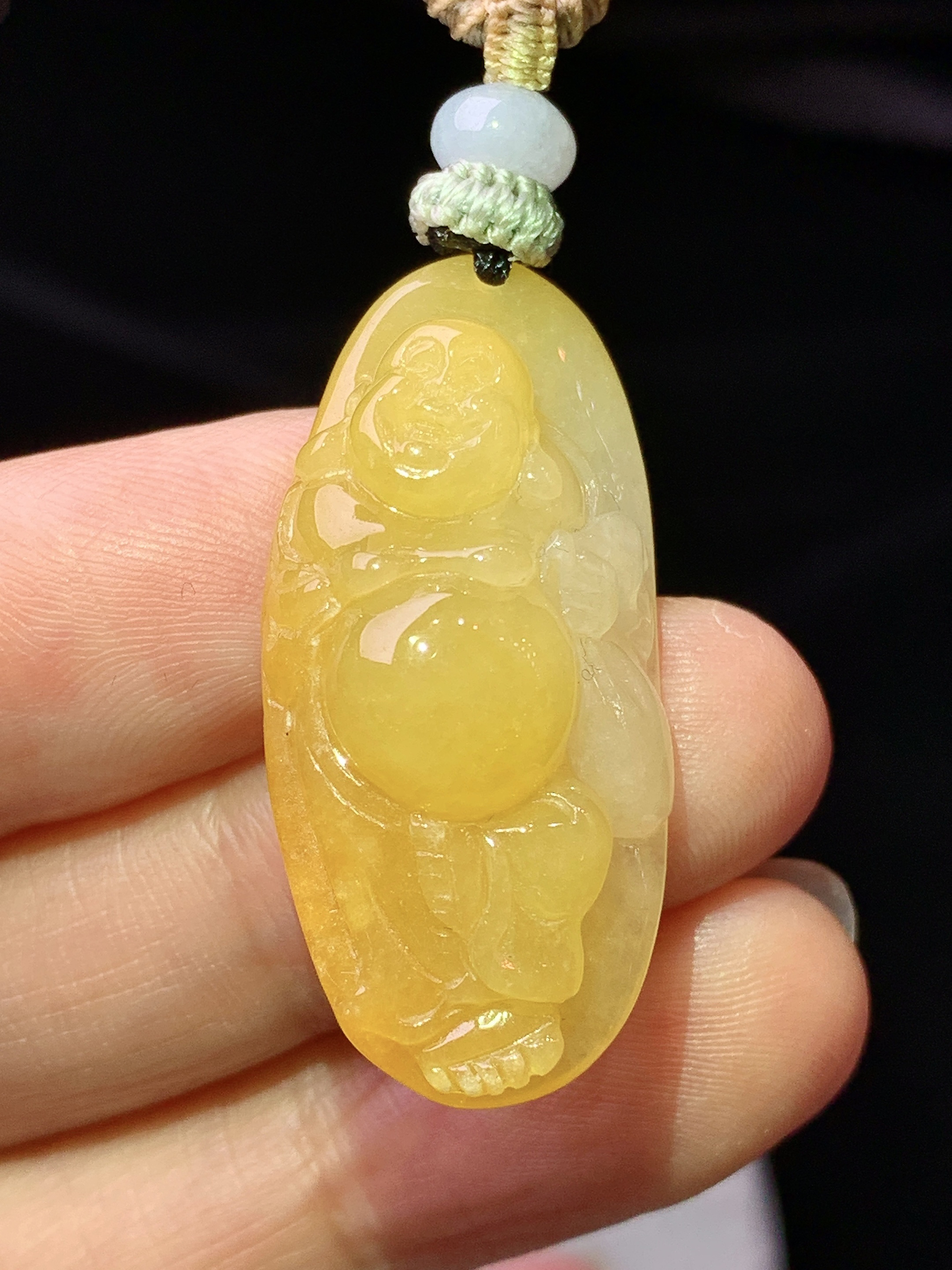 黄翡逍遥佛公吊坠 玉质细腻 色泽艳丽清新 水润亮眼 整体尺寸32.7*15.8*9.3w1