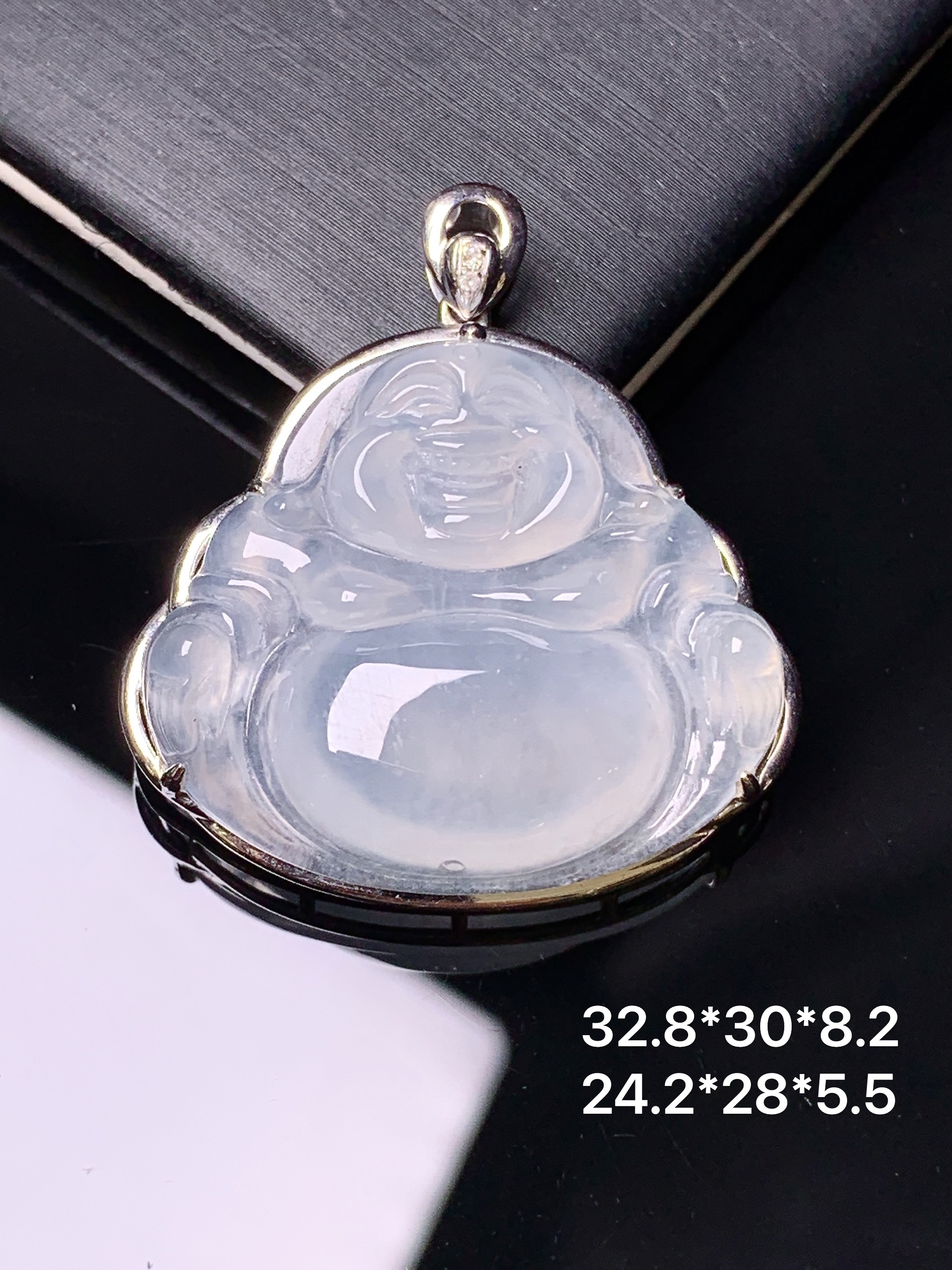 18k金镶嵌冰种佛公吊坠 玉质细腻 色泽艳丽清新 水润亮眼 整体尺寸32.8*30*8.2b2