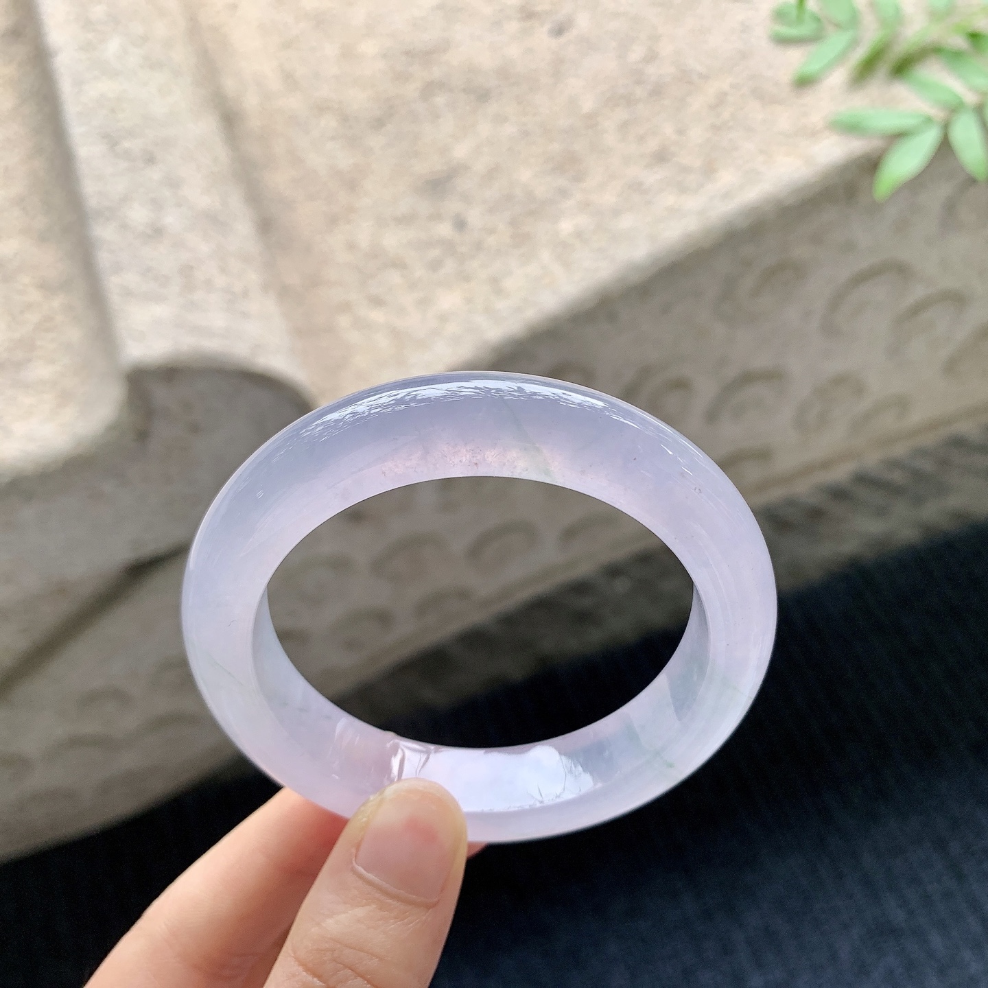 正圈53 54【圈口】54.5/12/9【编码】HT041023【描述】冰种粉紫，清透，水润，种老，细腻，打灯有微絮