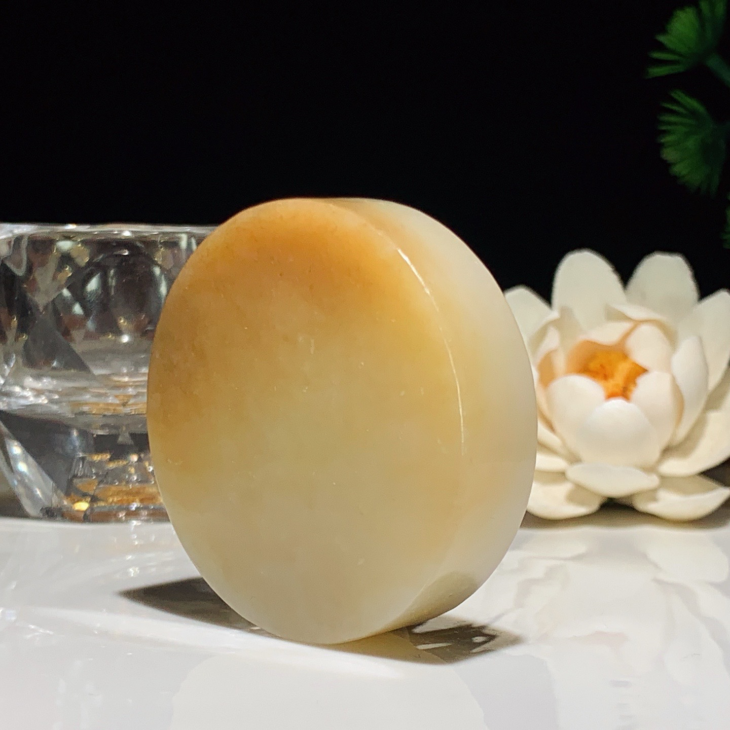 新疆和田玉且末糖镯芯挂件 尺寸50/13重77克 玉质细腻油润 底色纯净 脂粉好，品质好。lt260407