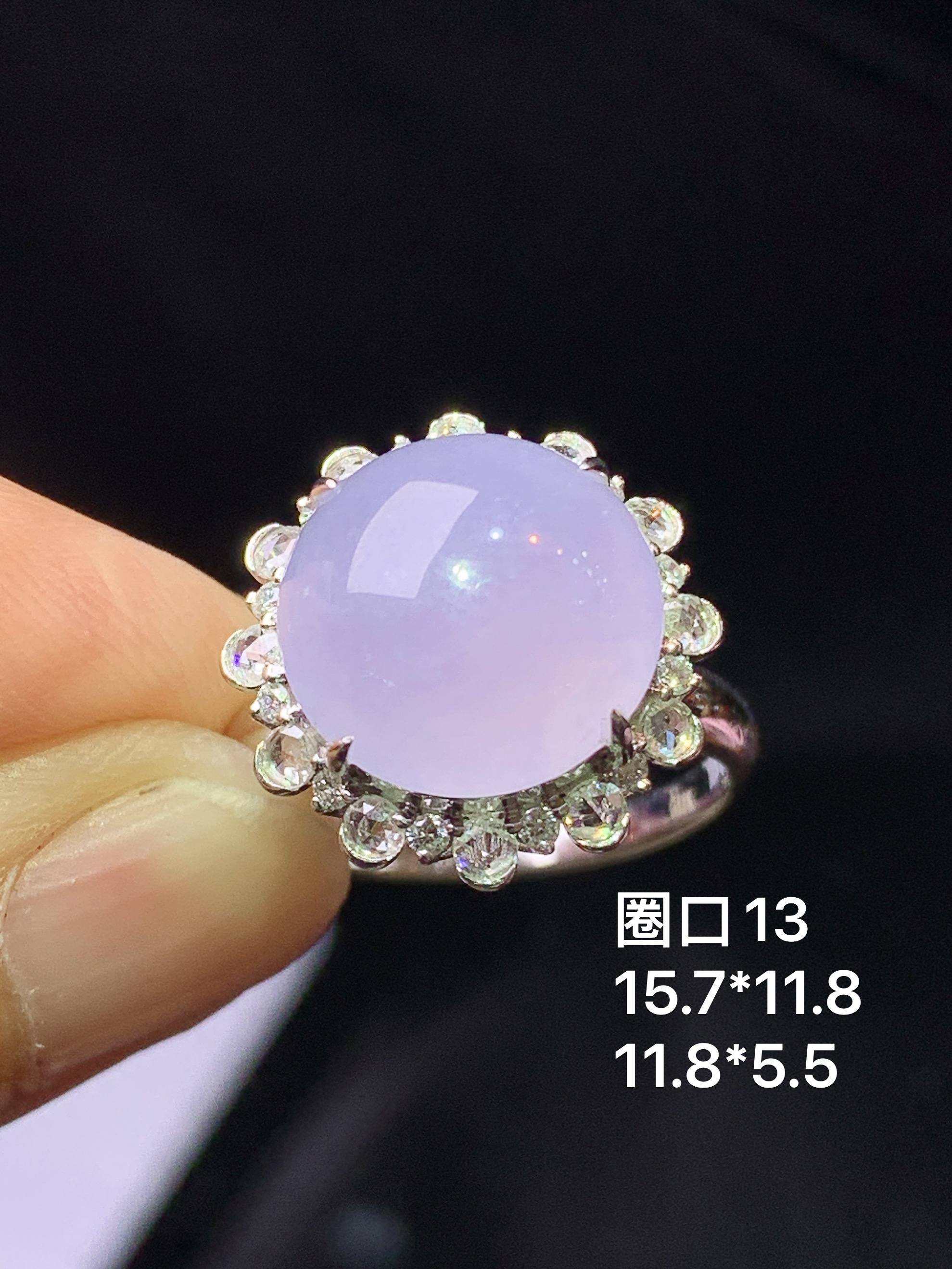 18k金钻镶嵌紫罗兰蛋面戒指 玉质细腻 色泽艳丽清新 水润亮眼 圈口13 整体尺寸15.7*11.8m5